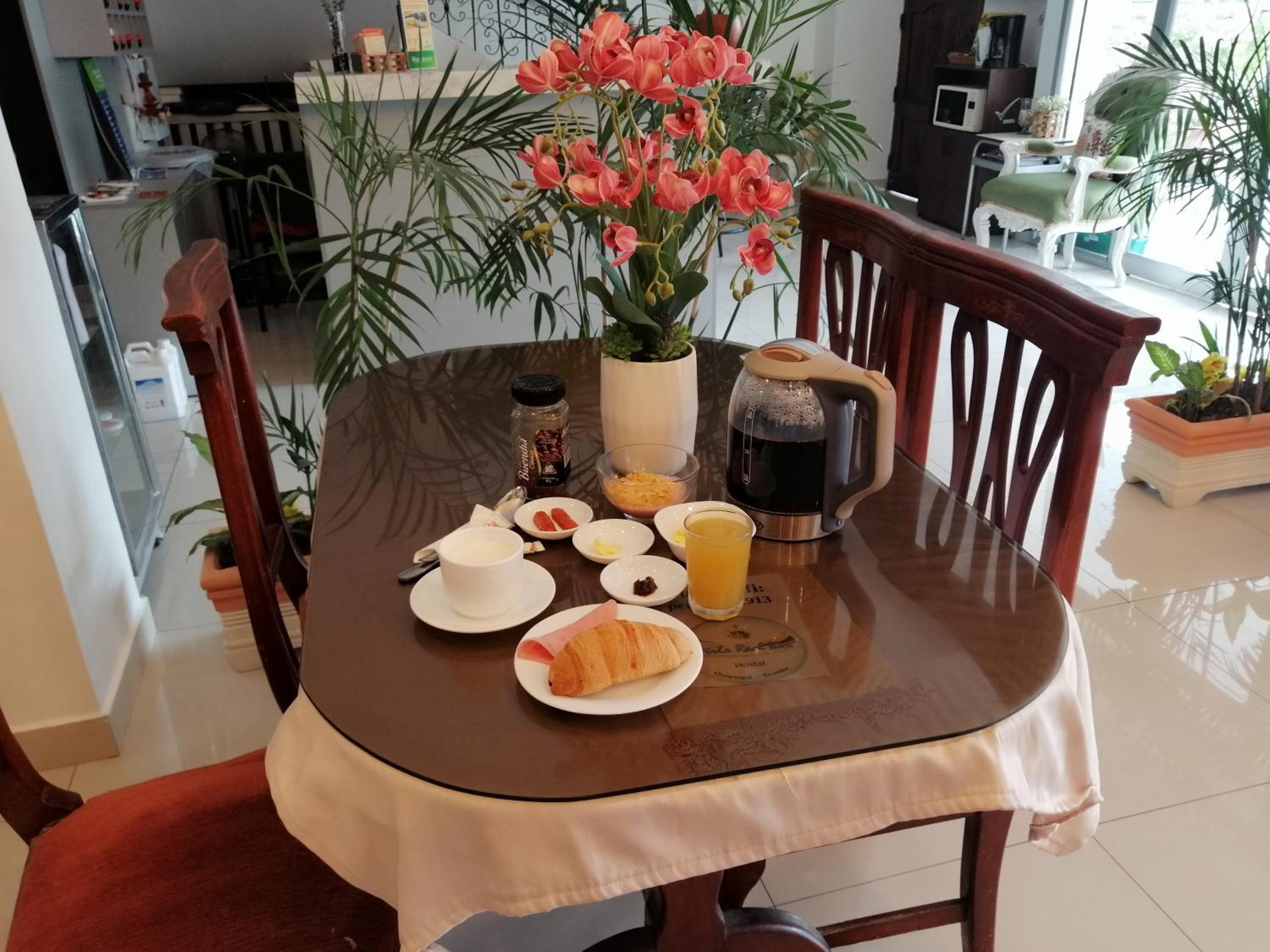 Hostal Perla Real Inn