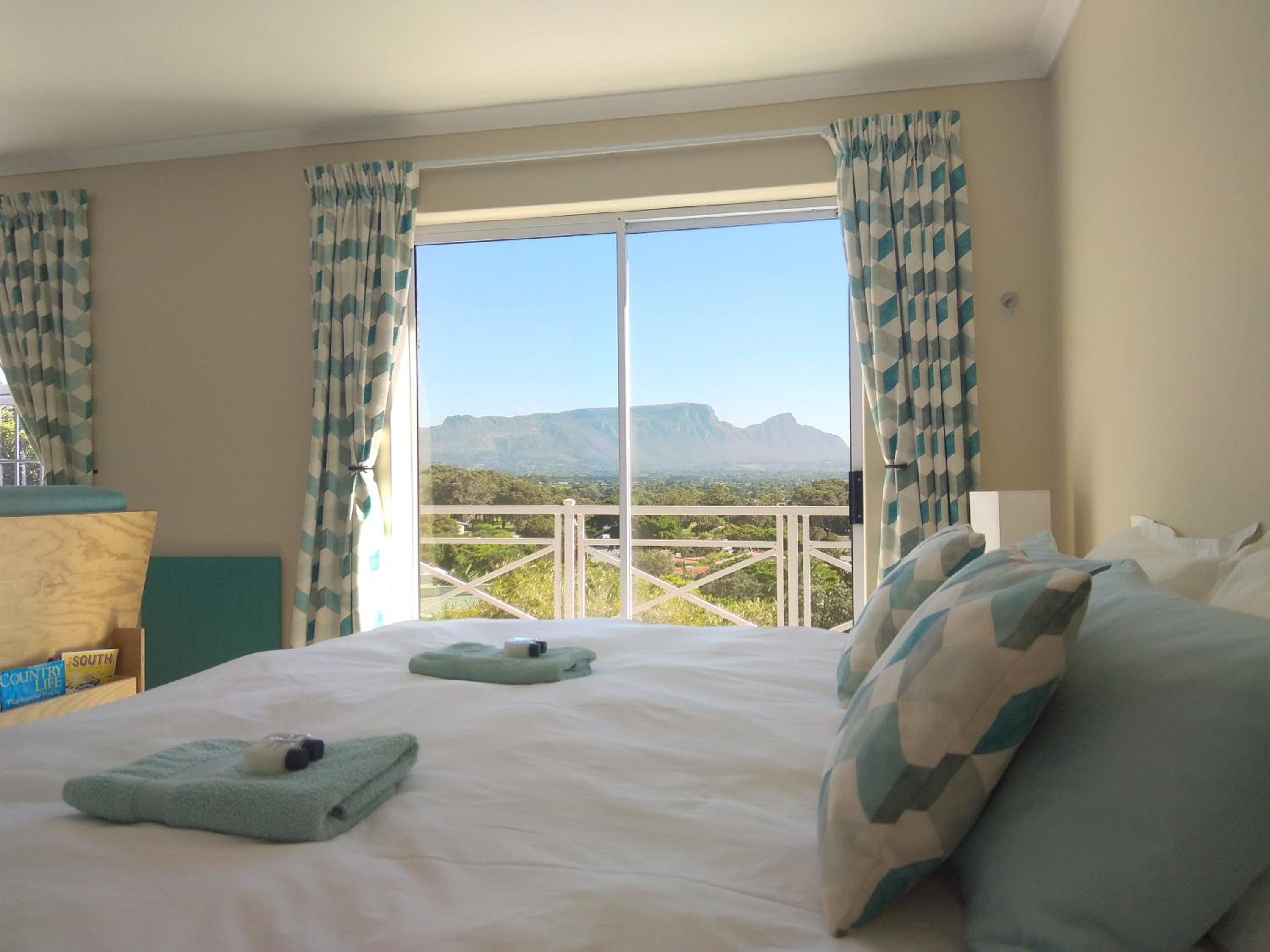 Spectrum of views near Muizenberg view 3