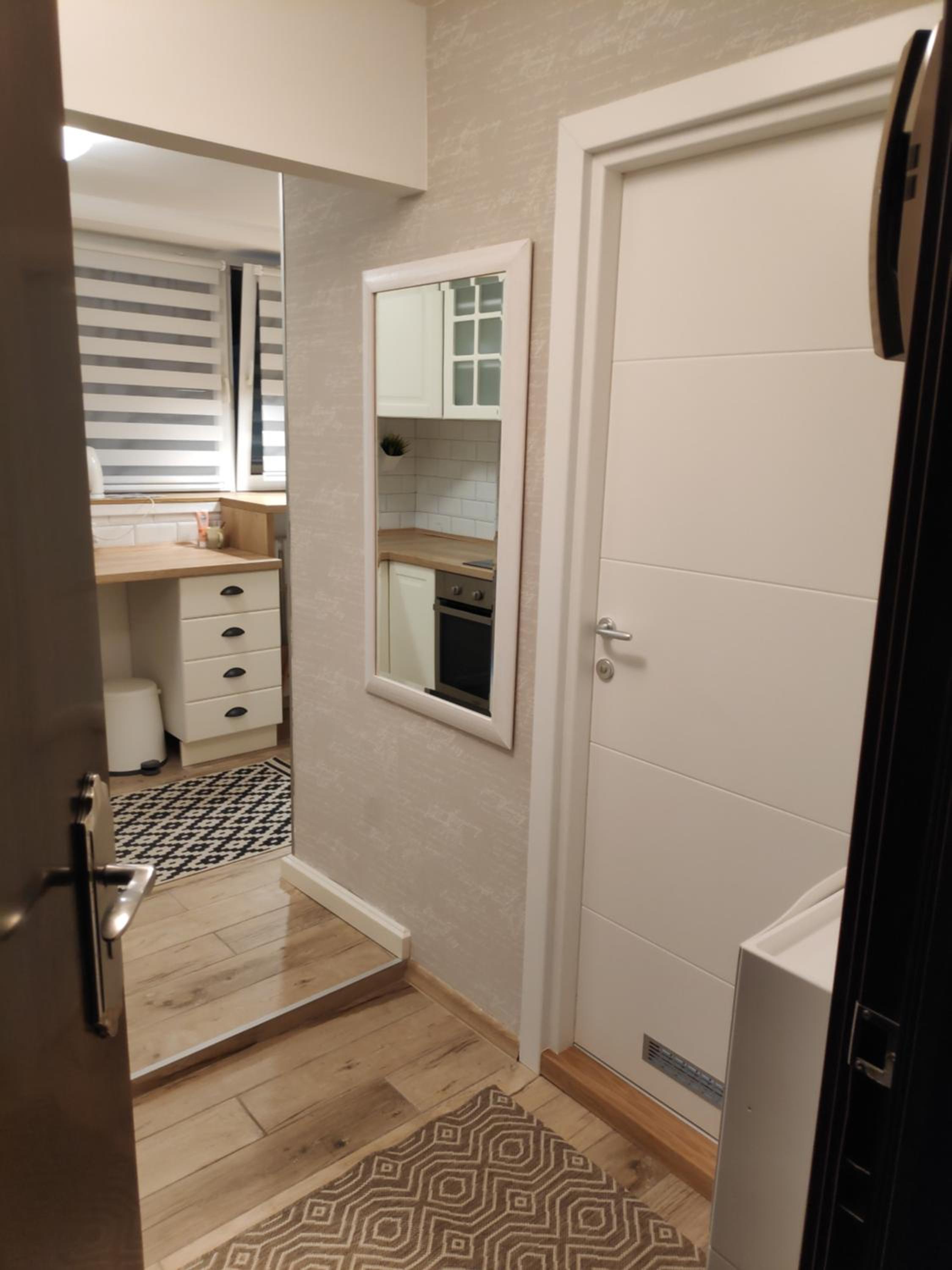 Cozy Haven - Comfort and parking near Clinical Center view 2