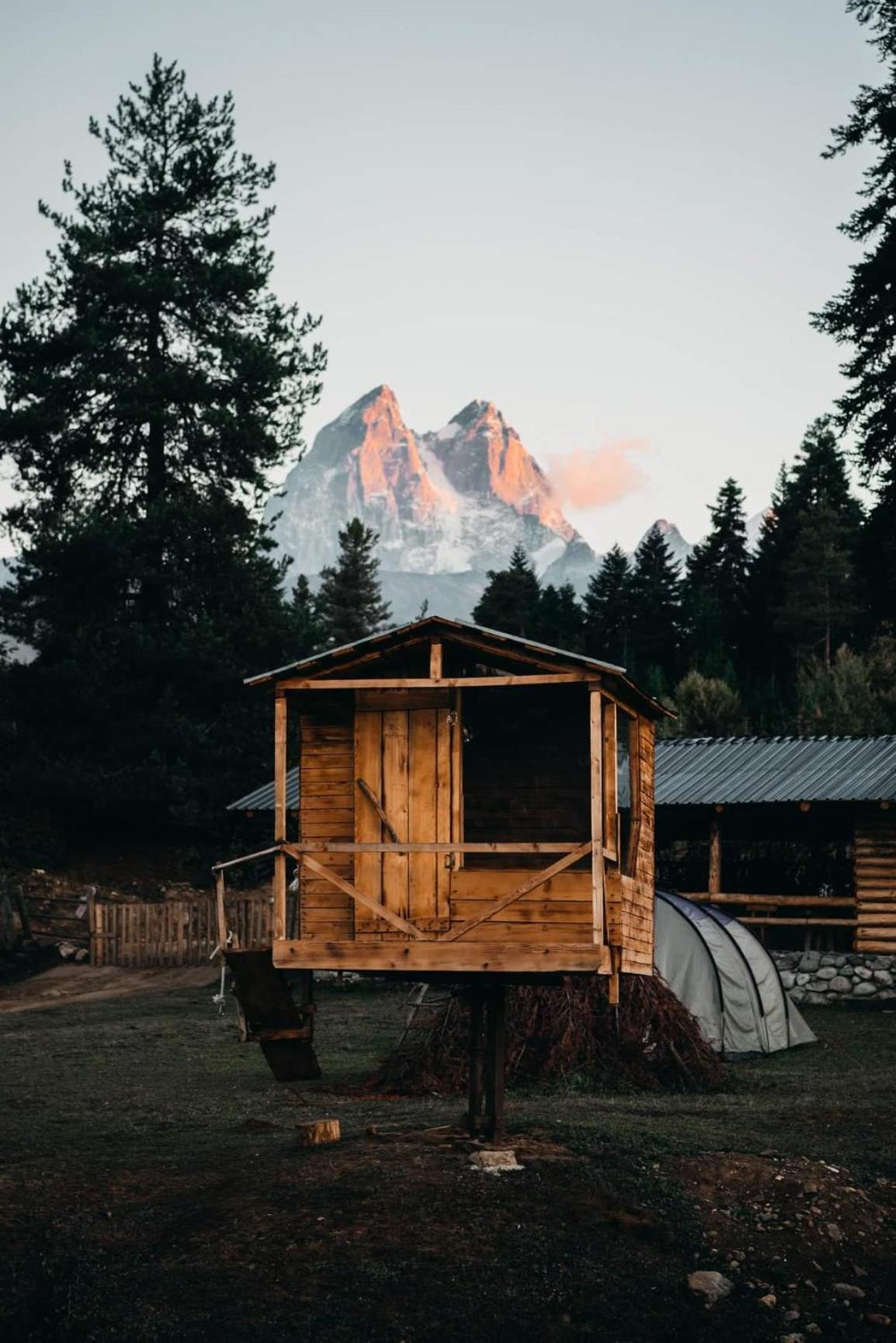 Heshkili huts and cabins Svaneti