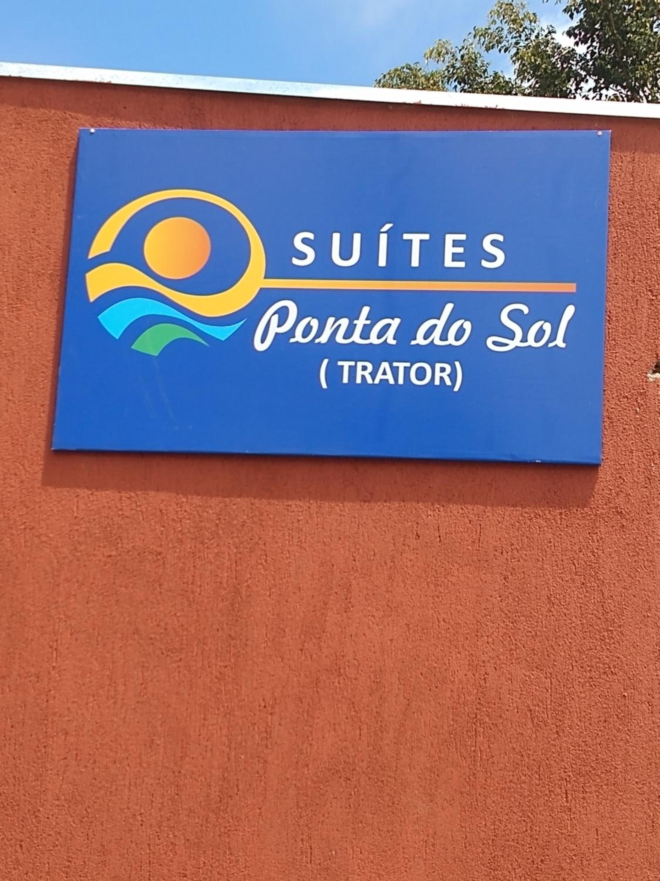 Suítes Ponta do Sol (Trator)