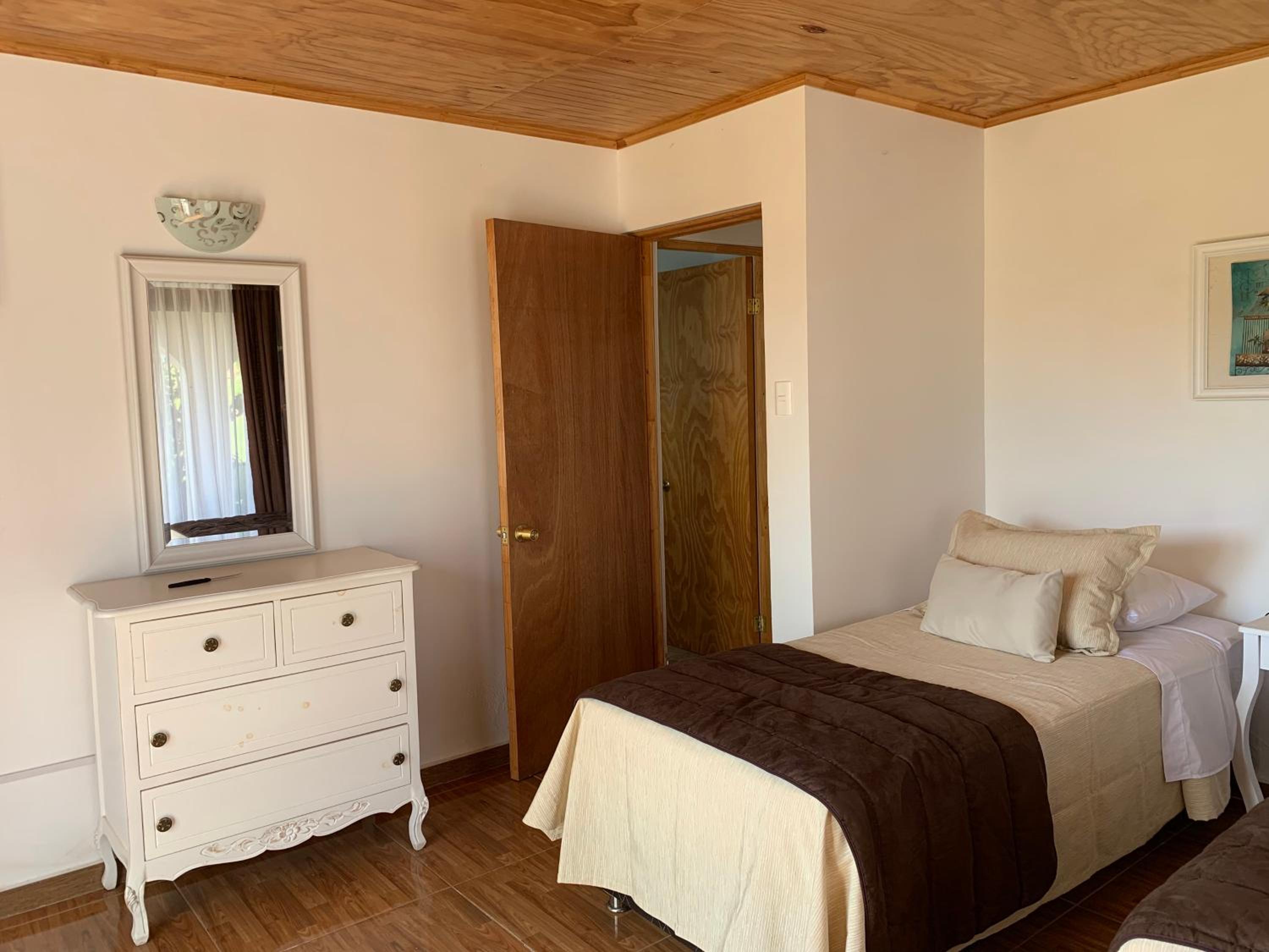 Teanehi Bed & Breakfast