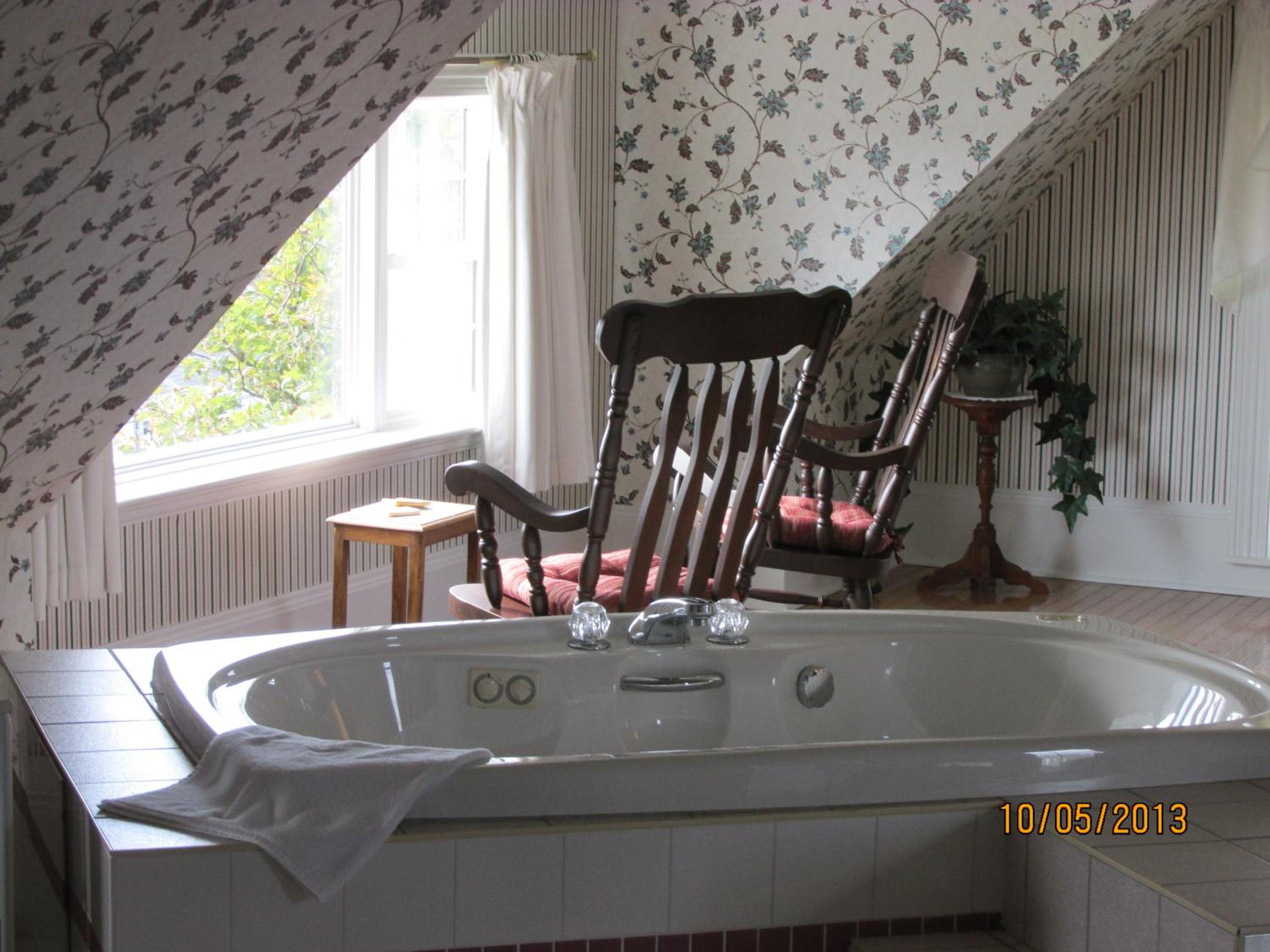 Louisbourg Harbour Inn