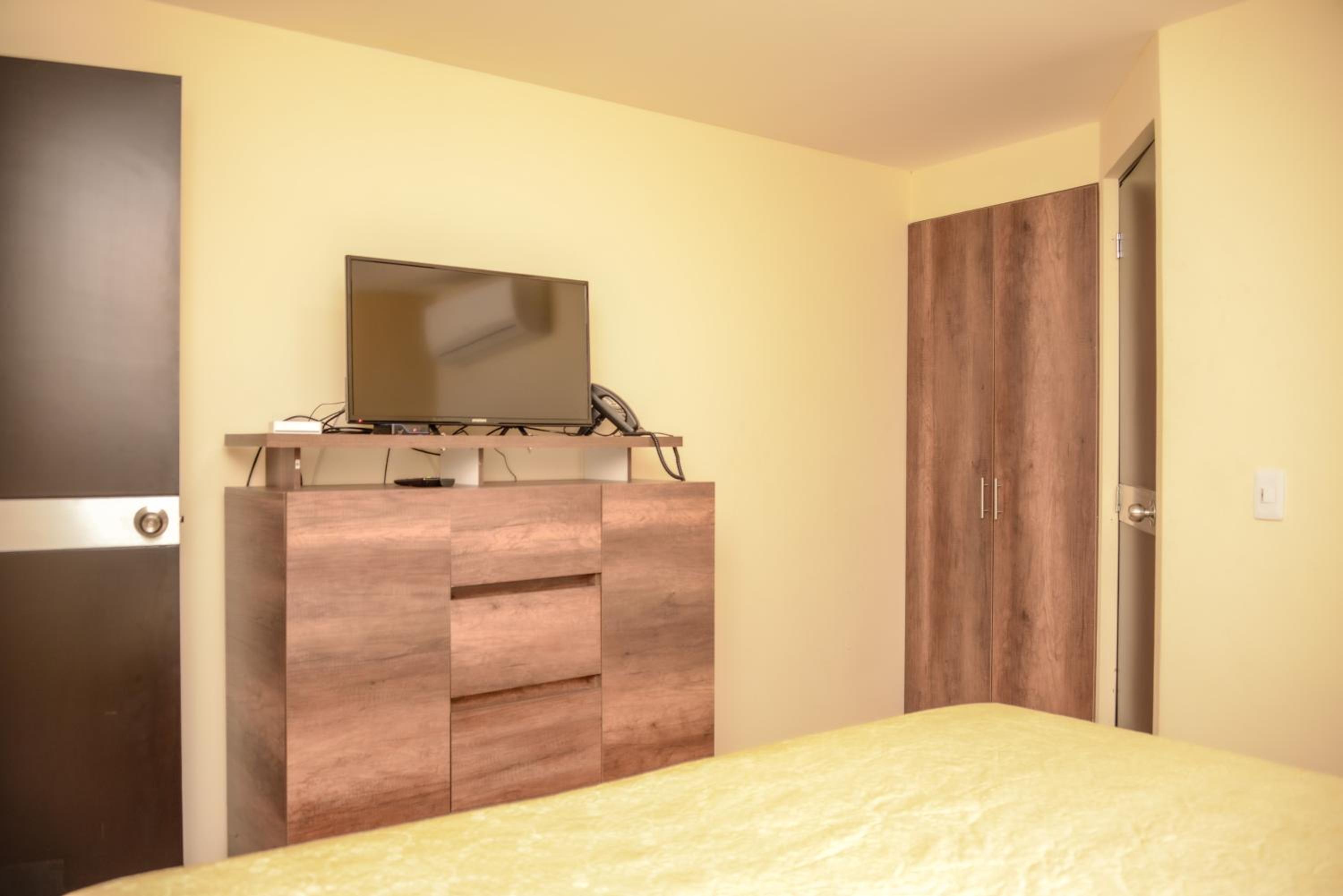 The 9's Apartahotel