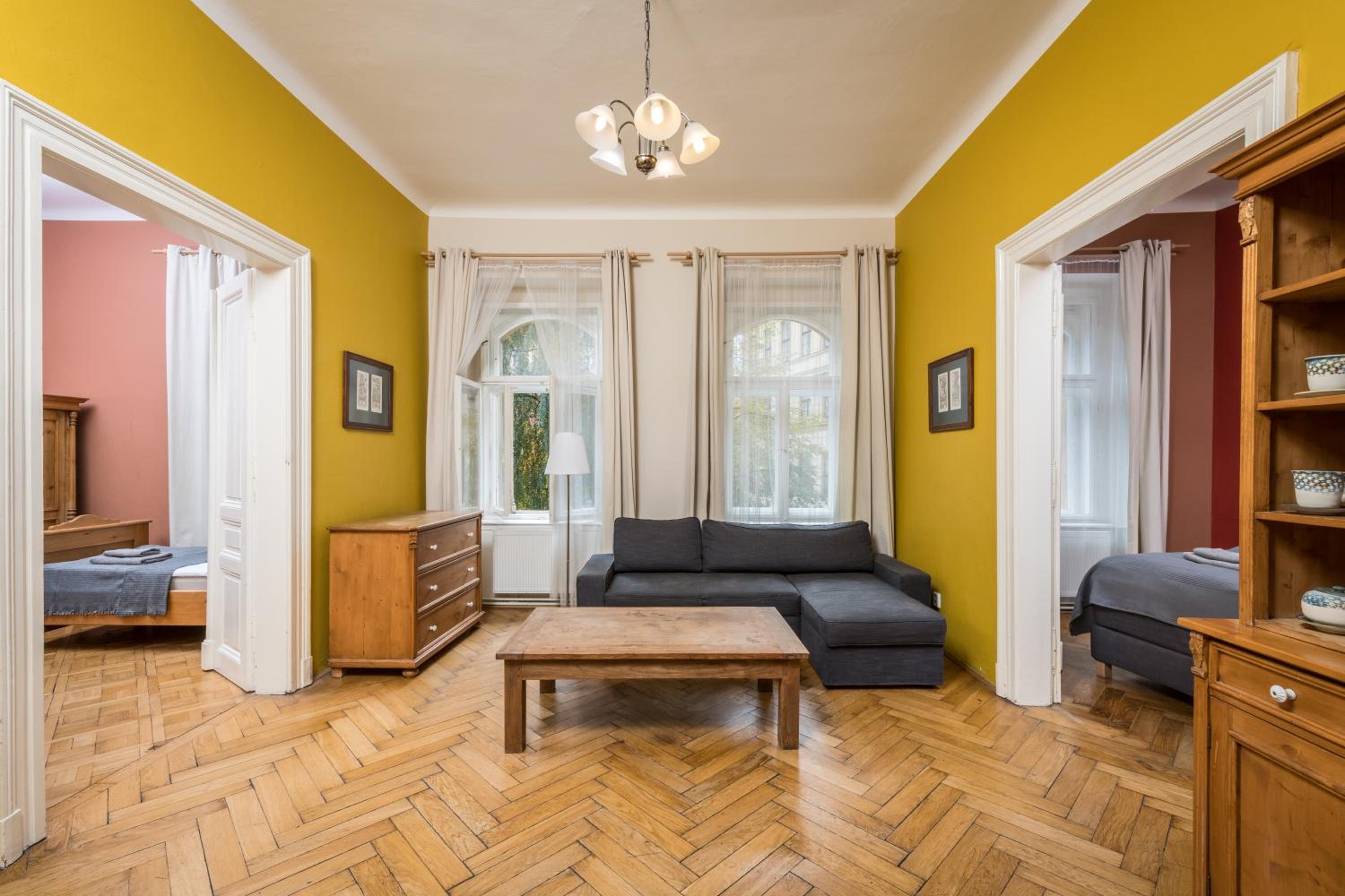Liliova Apartments
