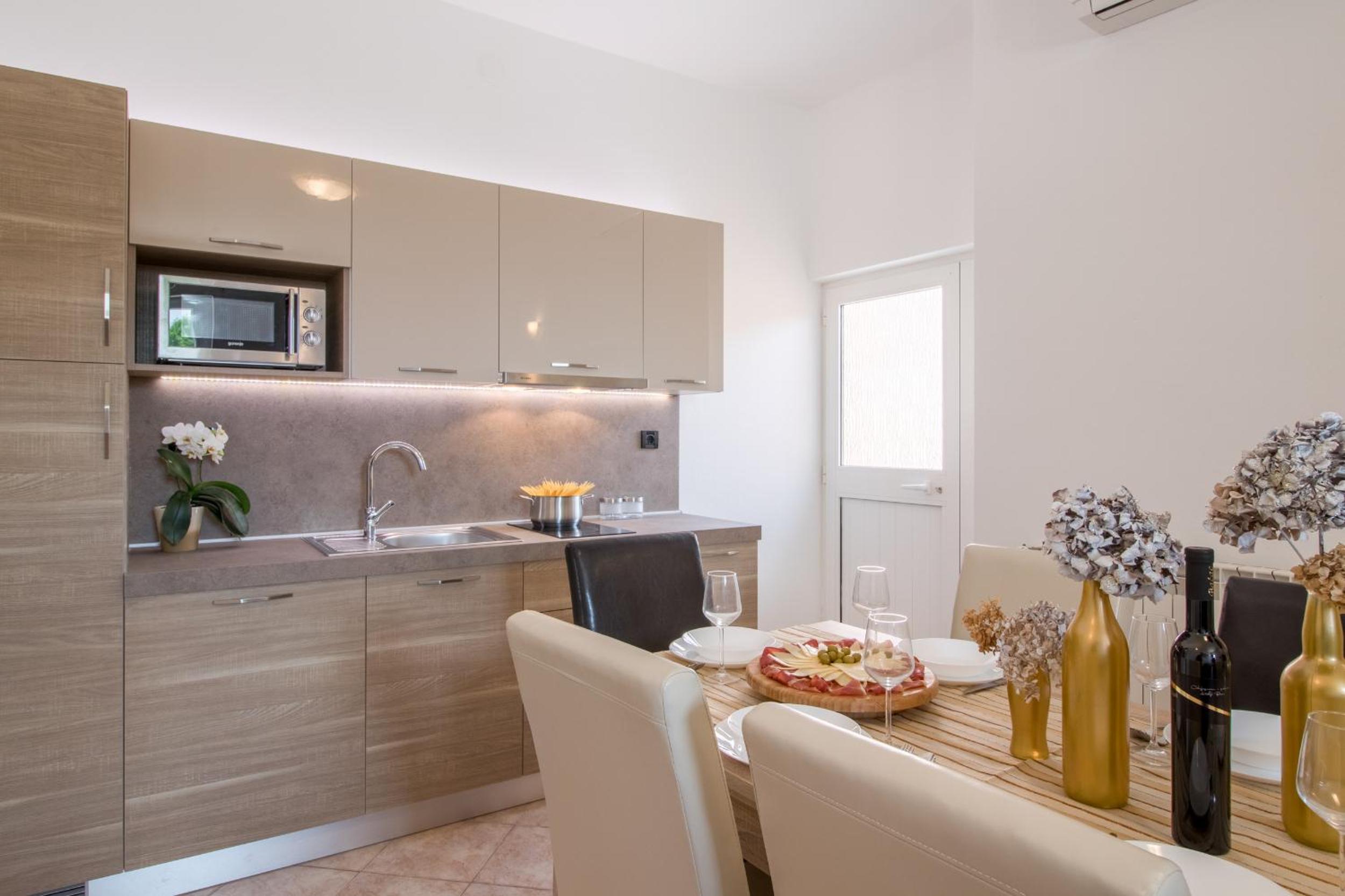 Apartments Ivica 1706 view 4