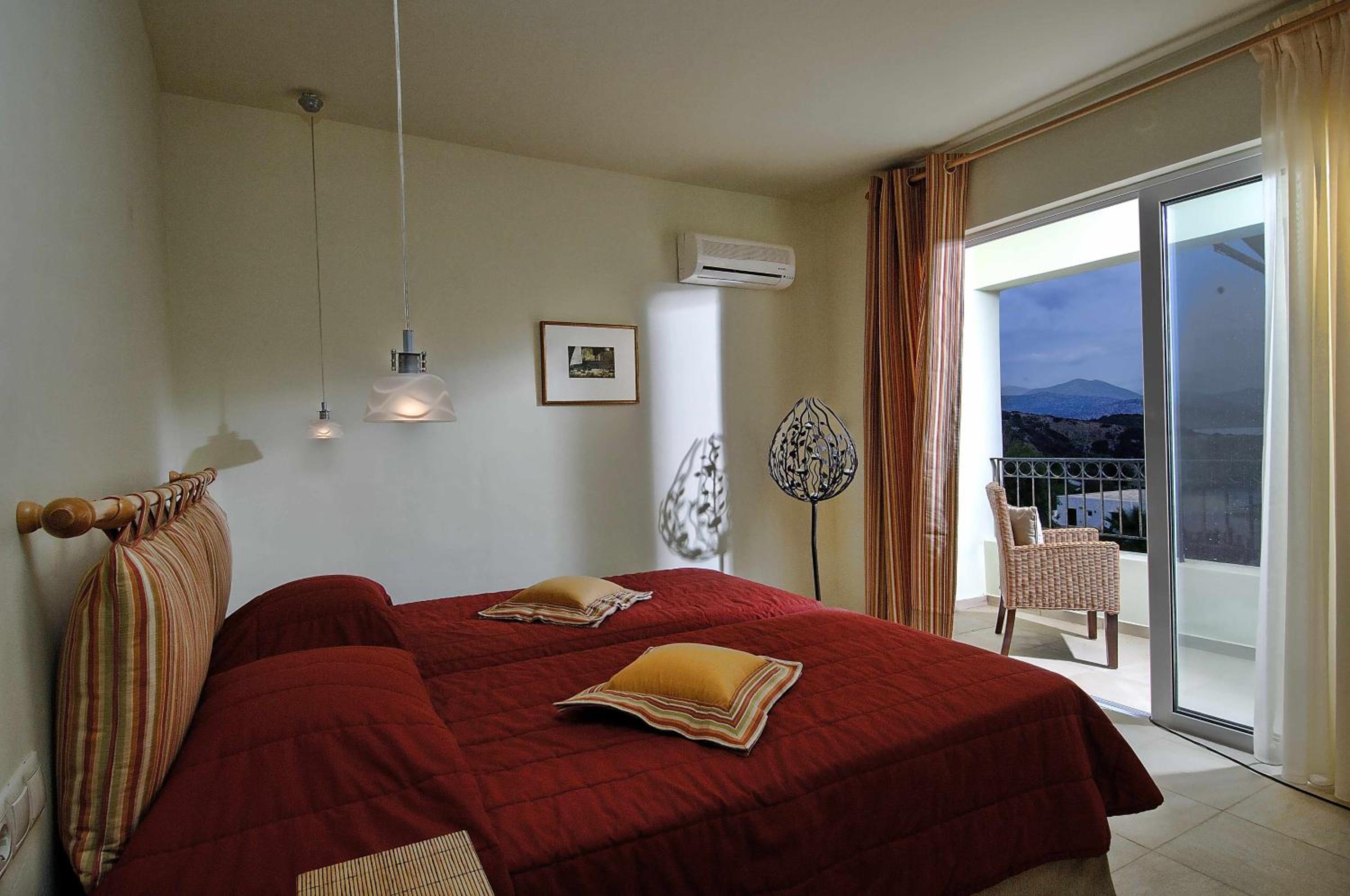 Spacious villa with private pool and sea view, just 150 meters from the sea view 5
