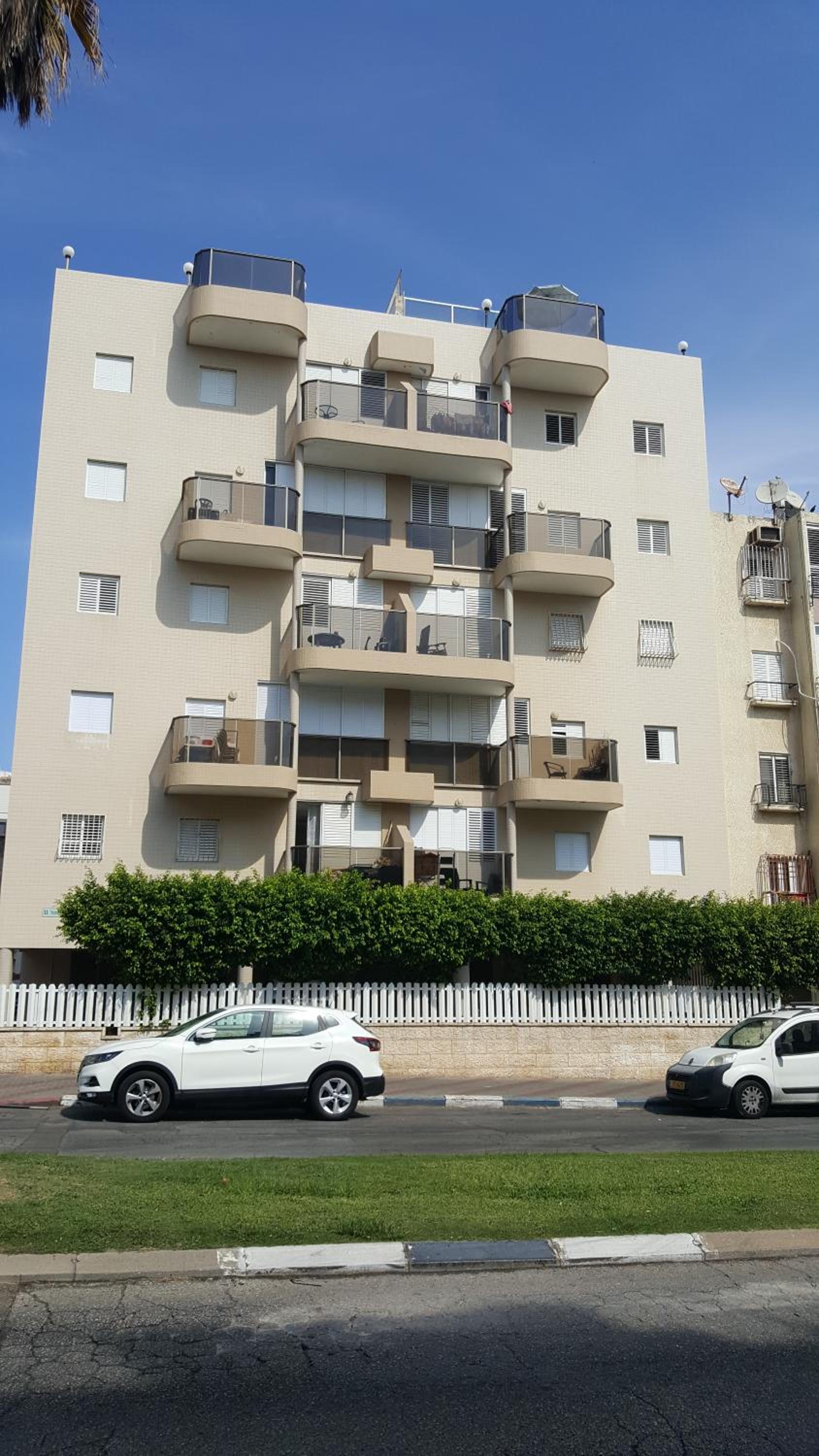 Beutifull view of batyam view 2