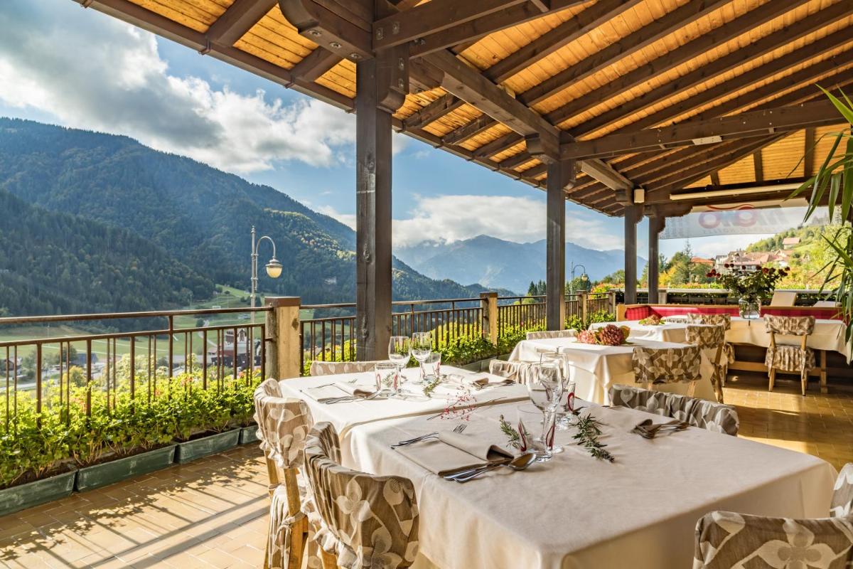 restaurant