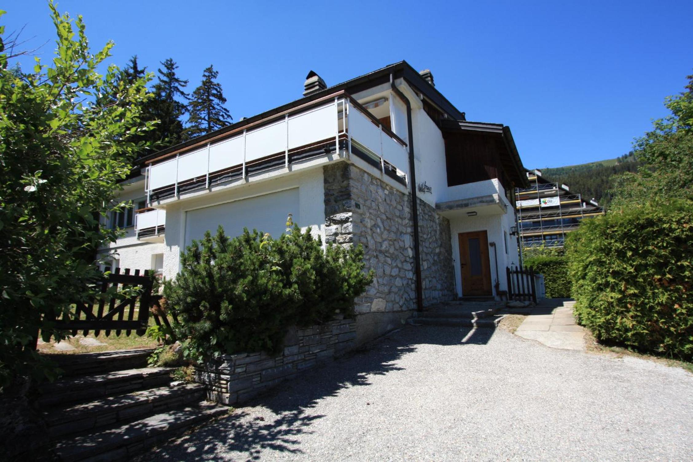 Photo 10