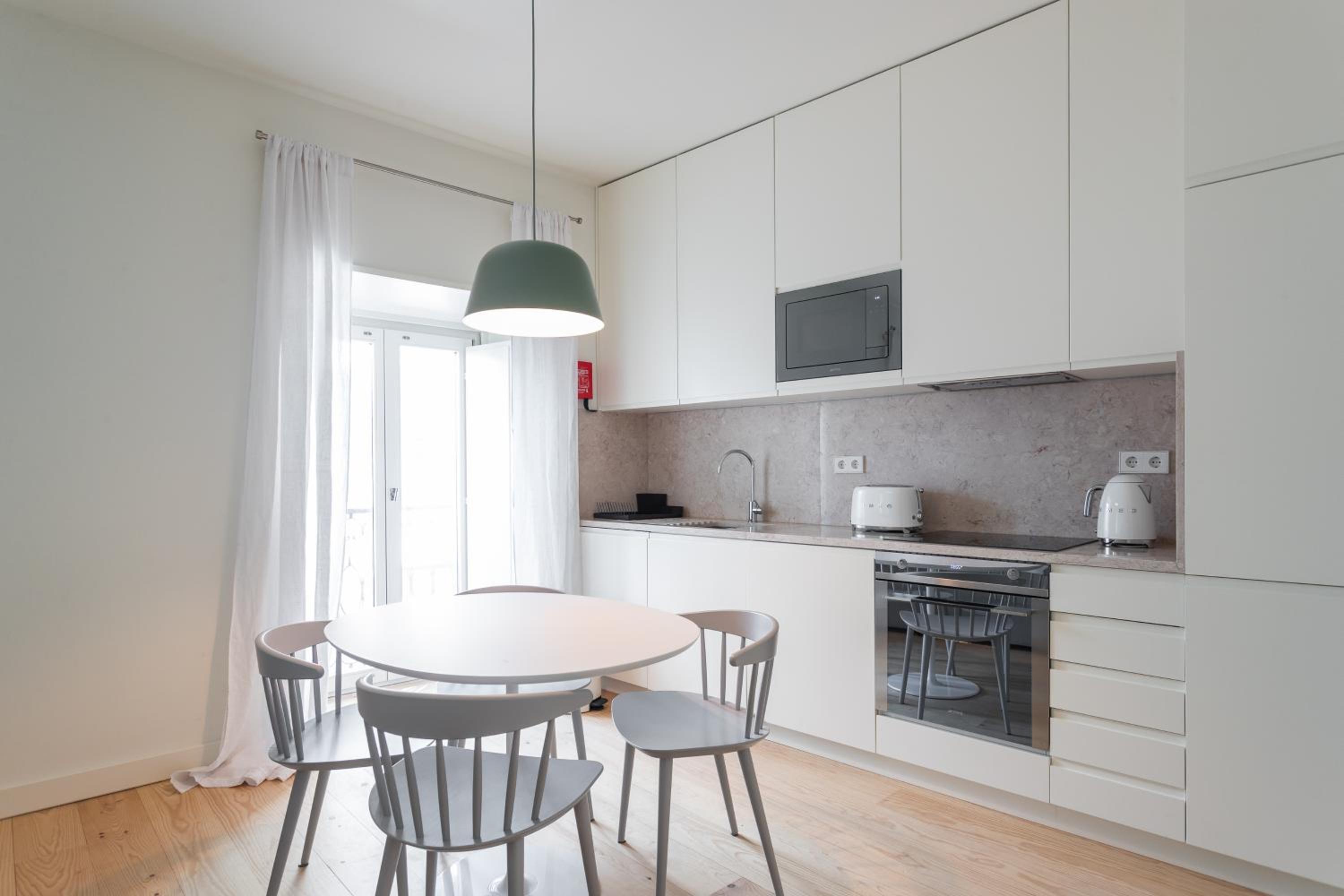 FLH Bairro Alto Modern Flats view 4