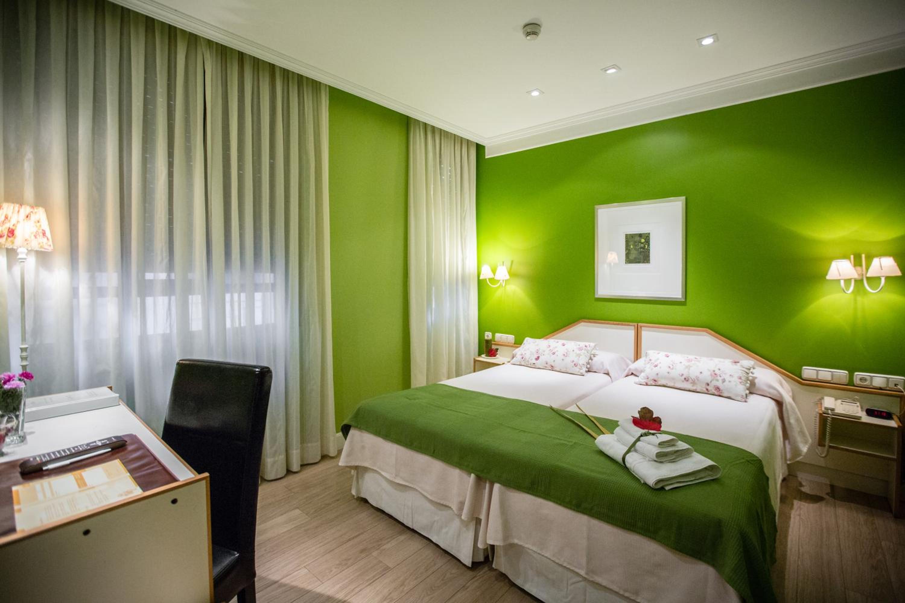 Hostal Paris