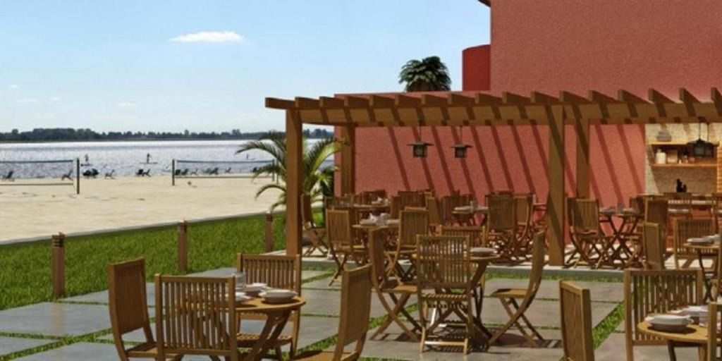 Arraial do Cabo Golden Lake Residence frente a la laguna