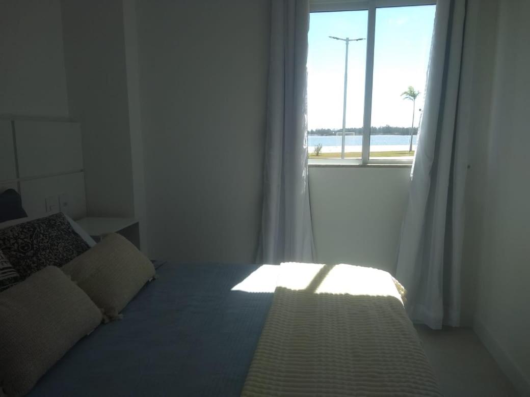 Arraial do Cabo Golden Lake Residence frente a la laguna