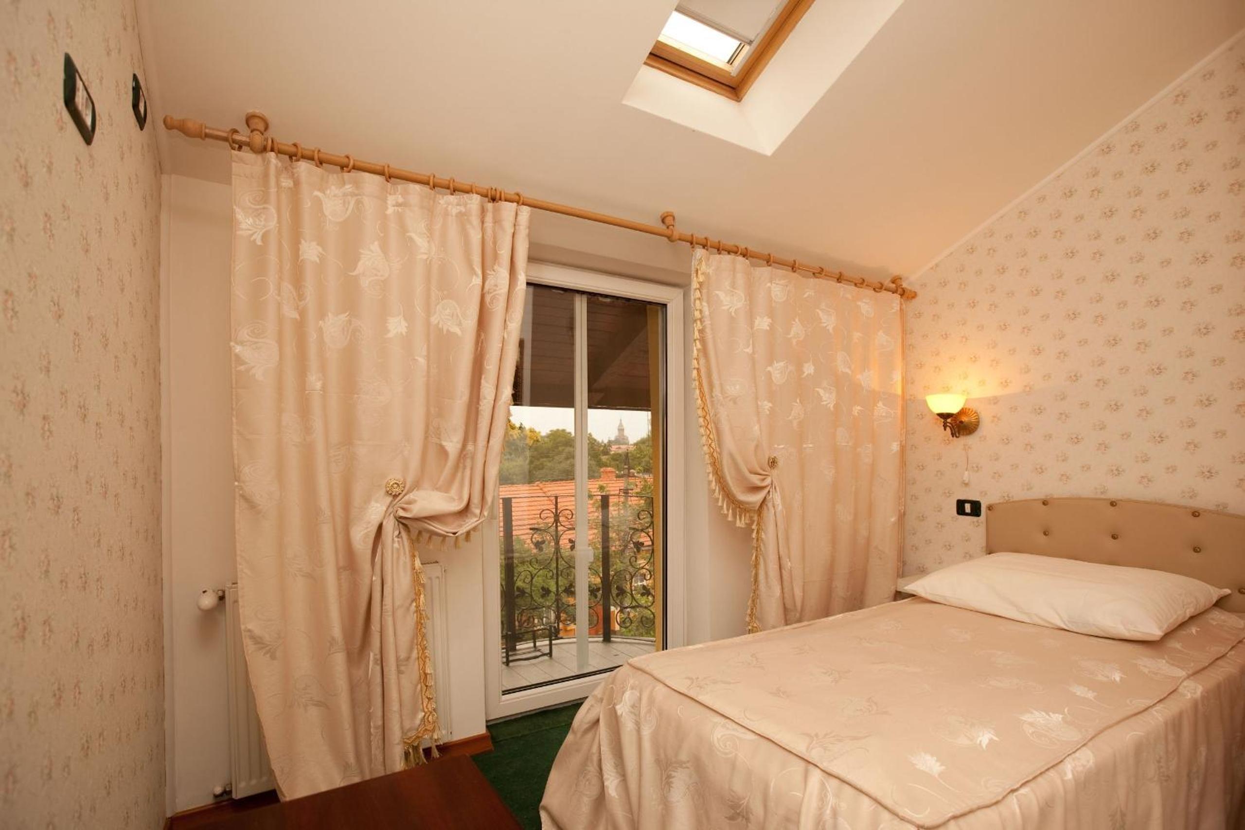 Pension Dinu Residence view 4
