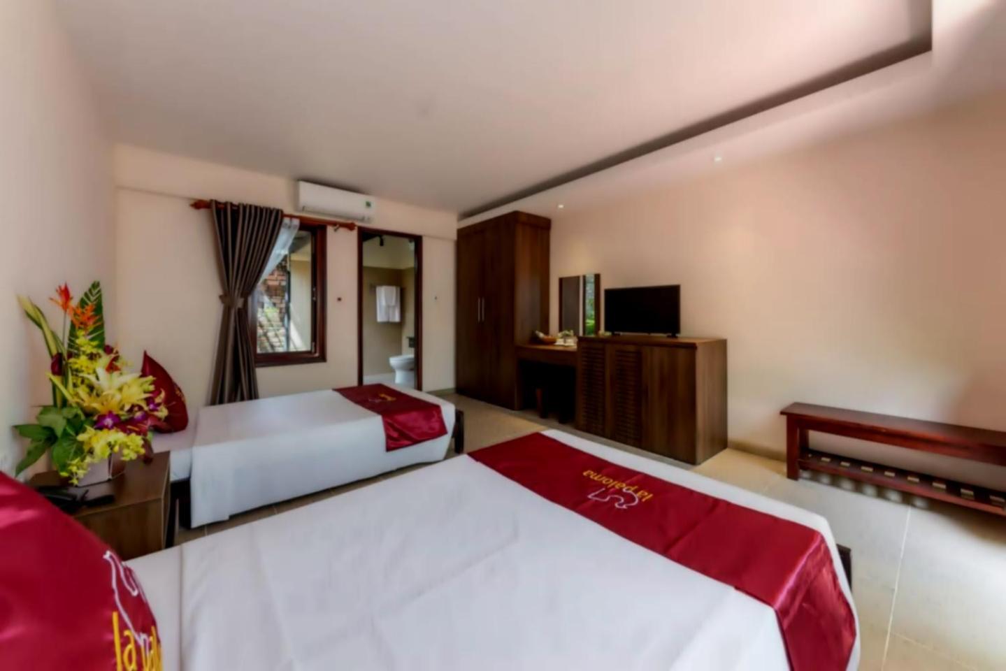 La Paloma Resort