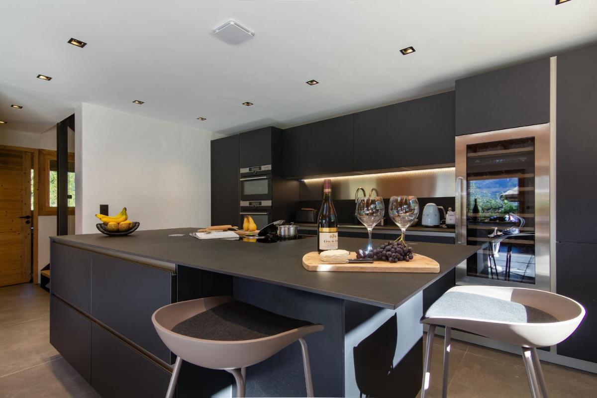 Chalet Cristal de Roche - Happy Rentals view 5