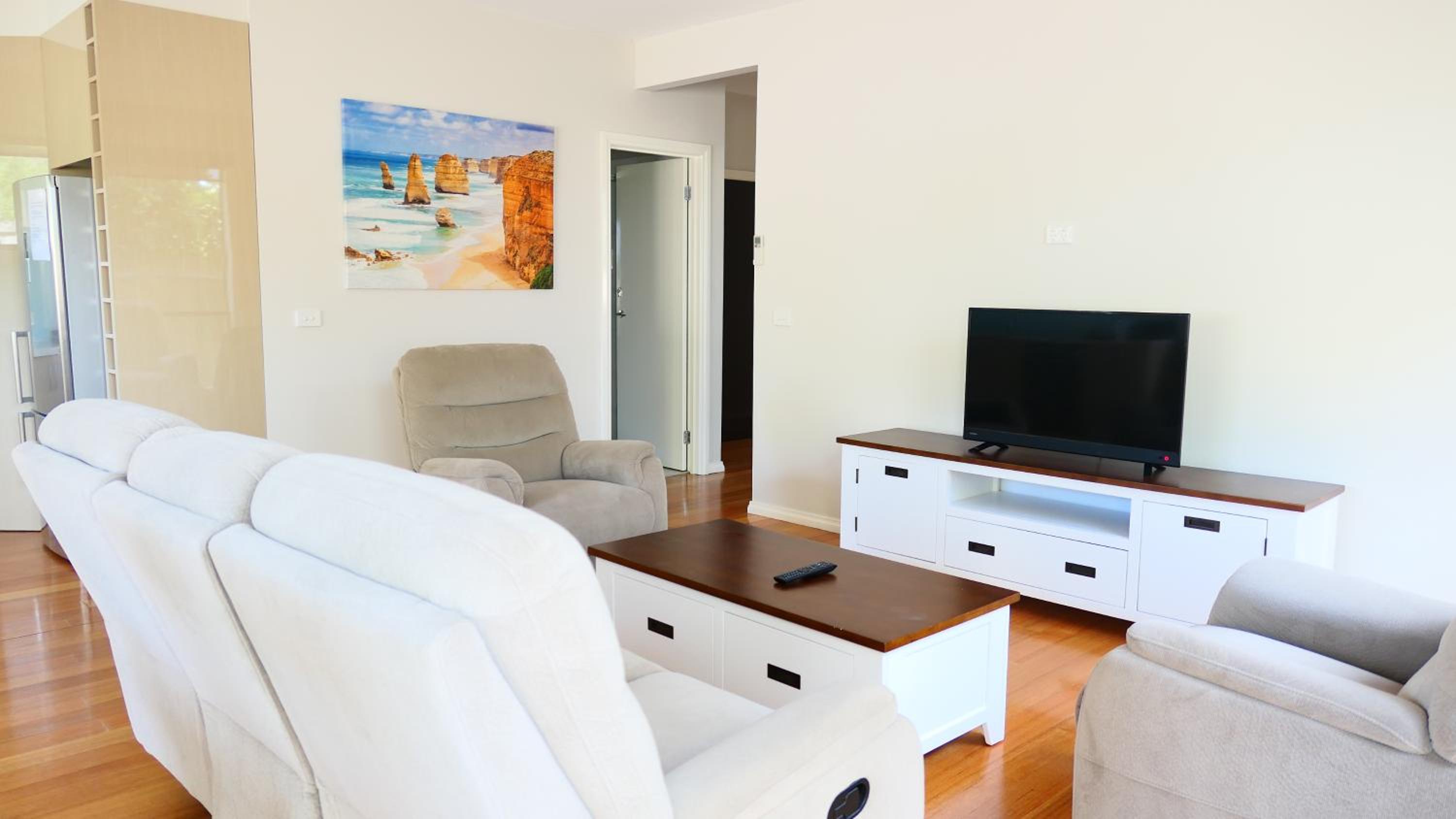 Apollo Bay Seal Apartments
