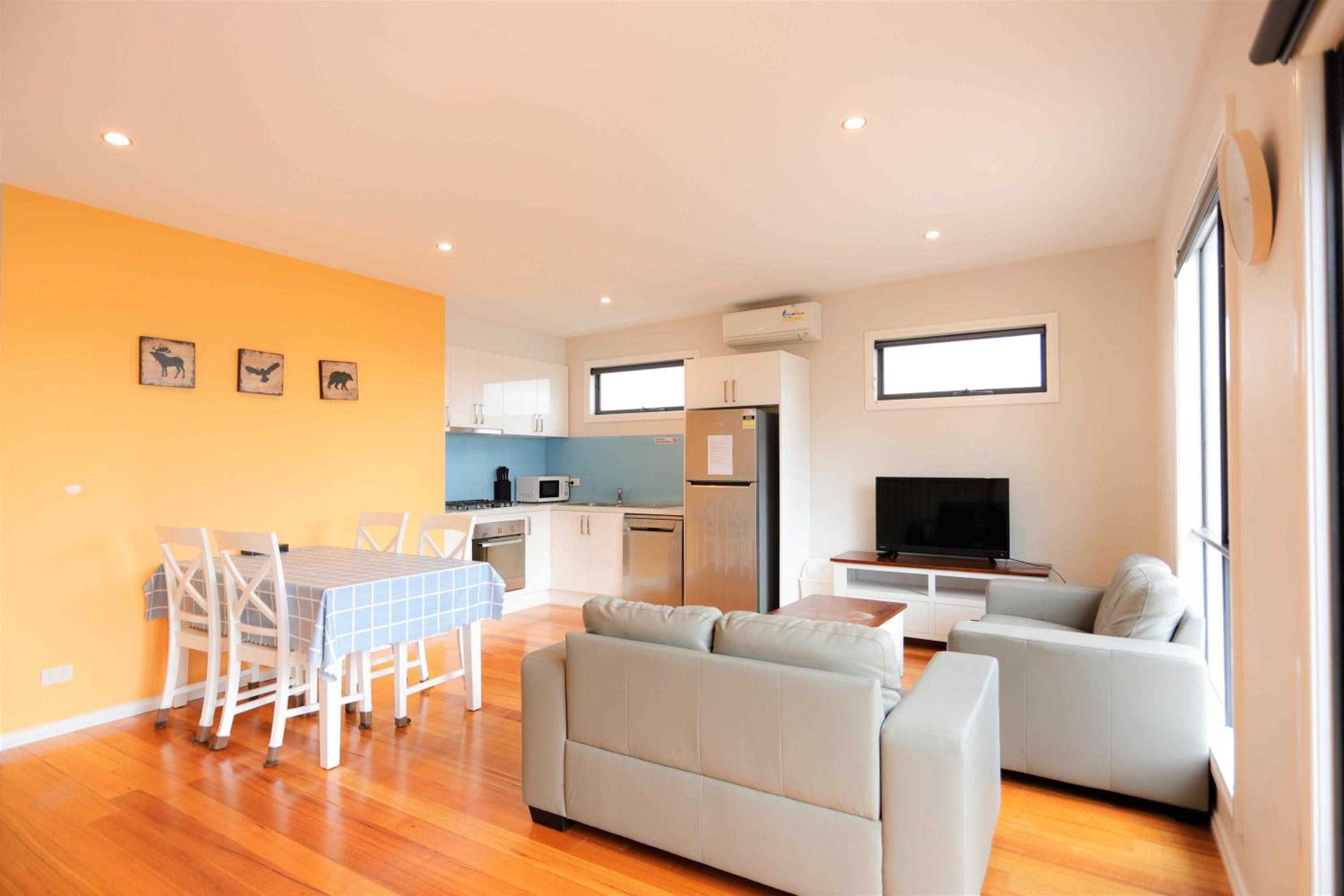 Apollo Bay Seal Apartments