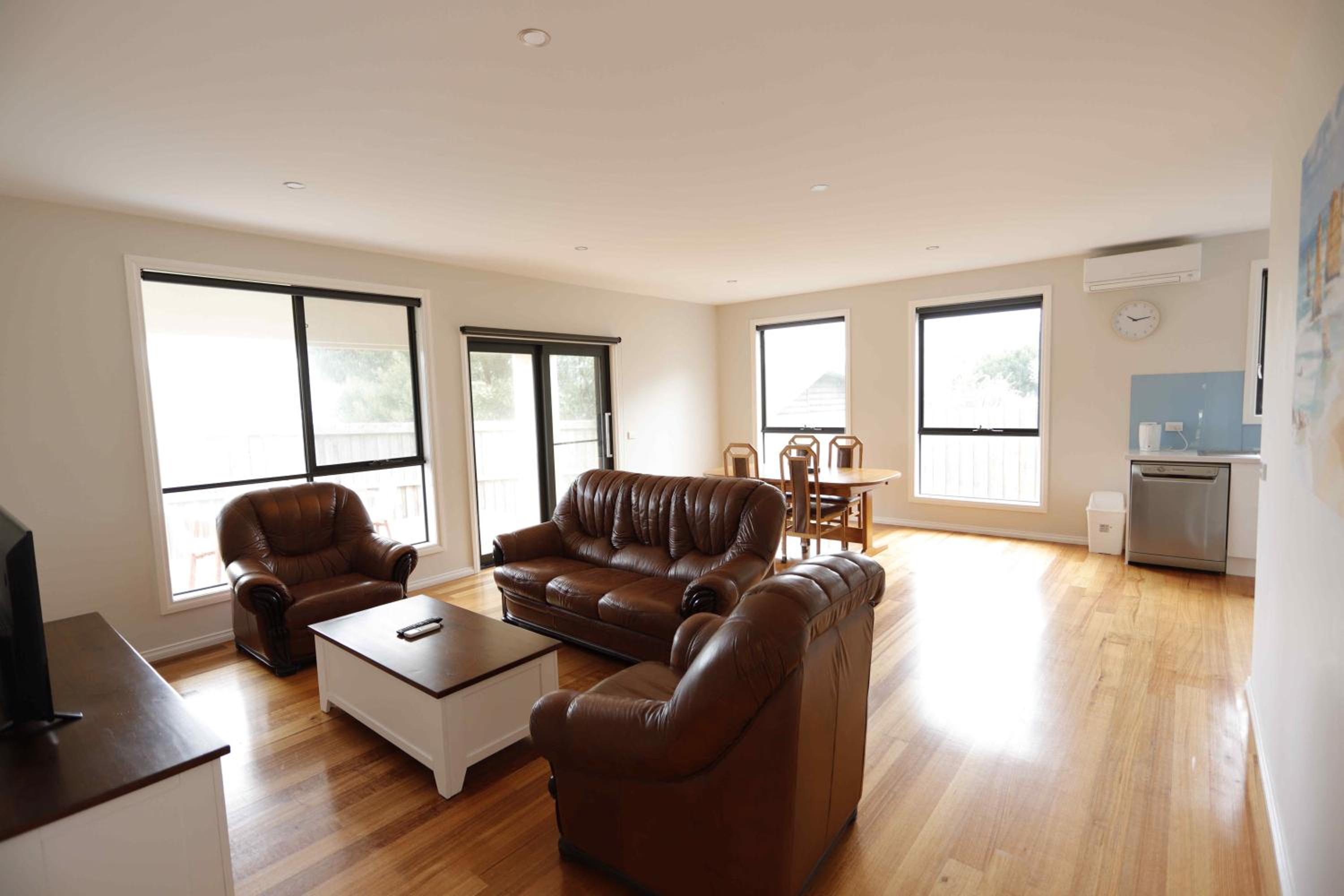 Apollo Bay Seal Apartments