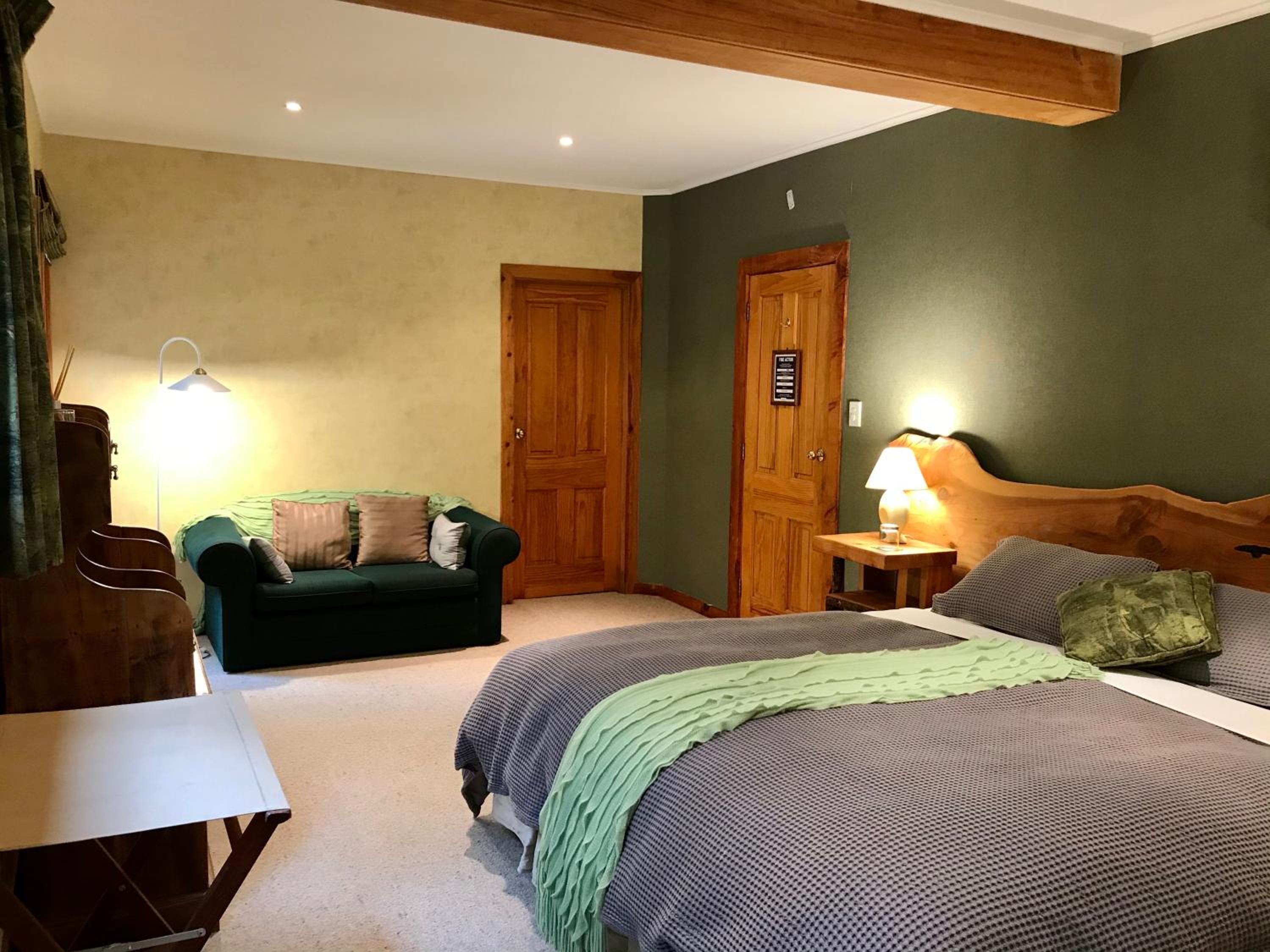Murchison Lodge