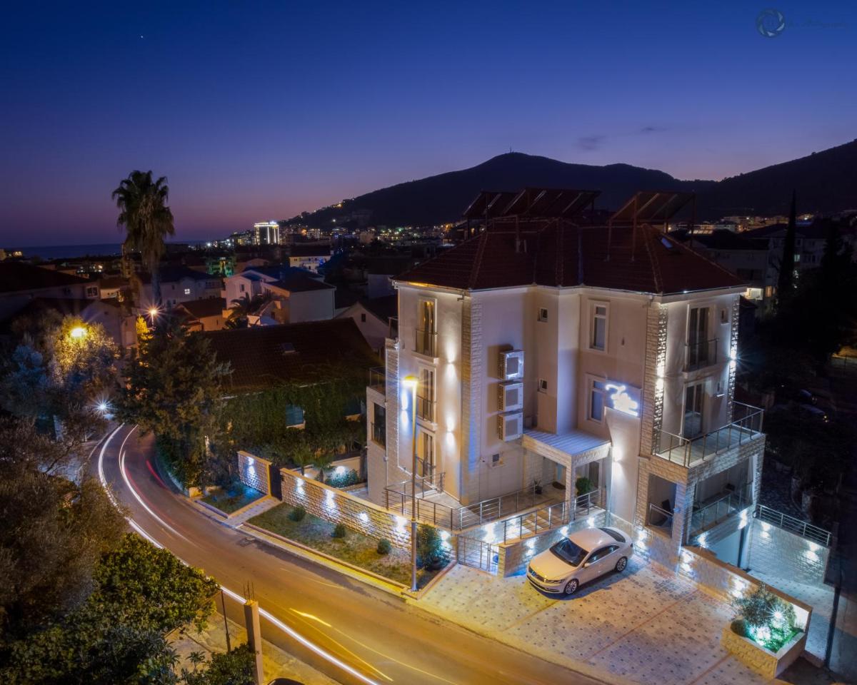Apartment L Palace view 3