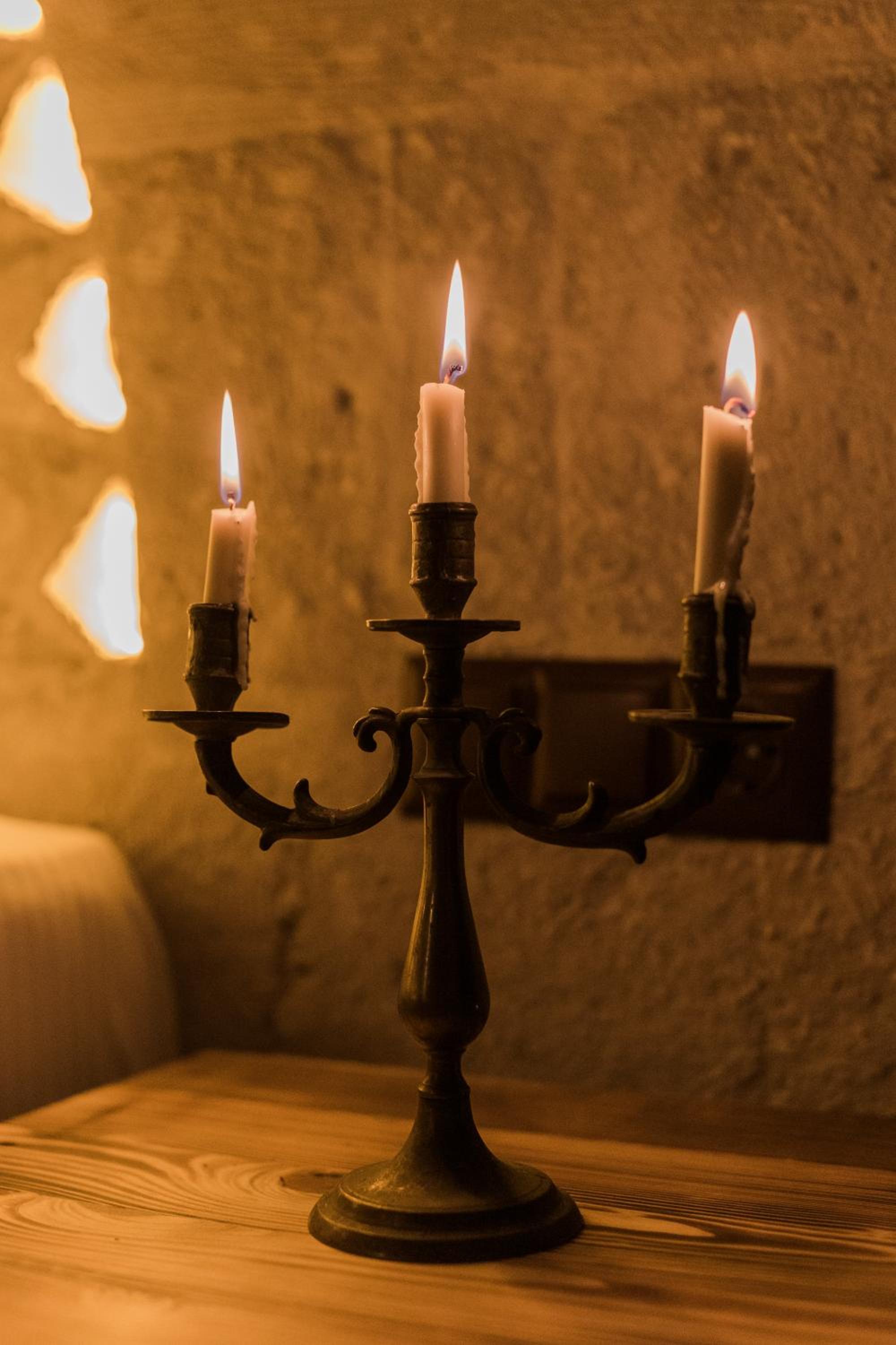 Zeus Cave Suites - Image 8