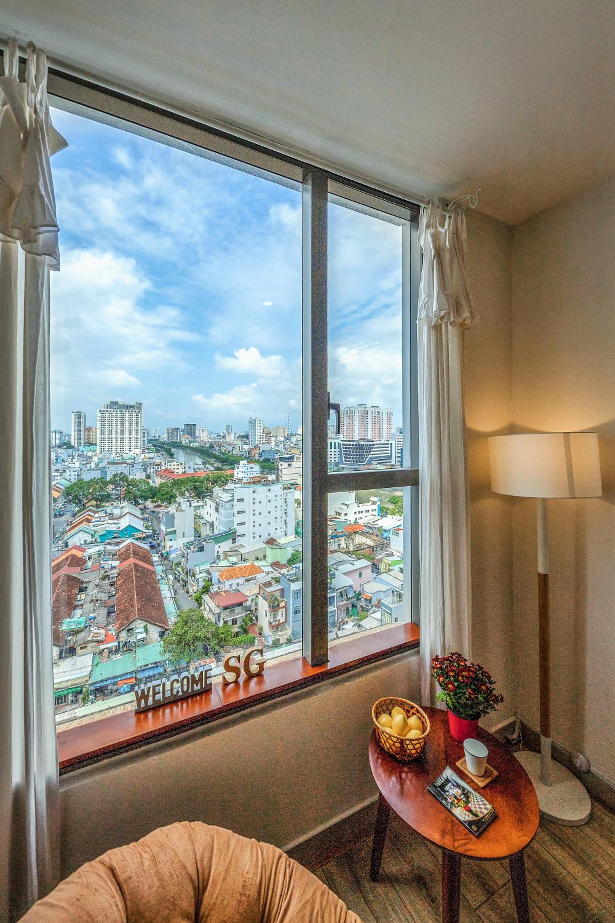 SOHO Suites - Saigon Central, 5-Min-To-Bui Vien Street
