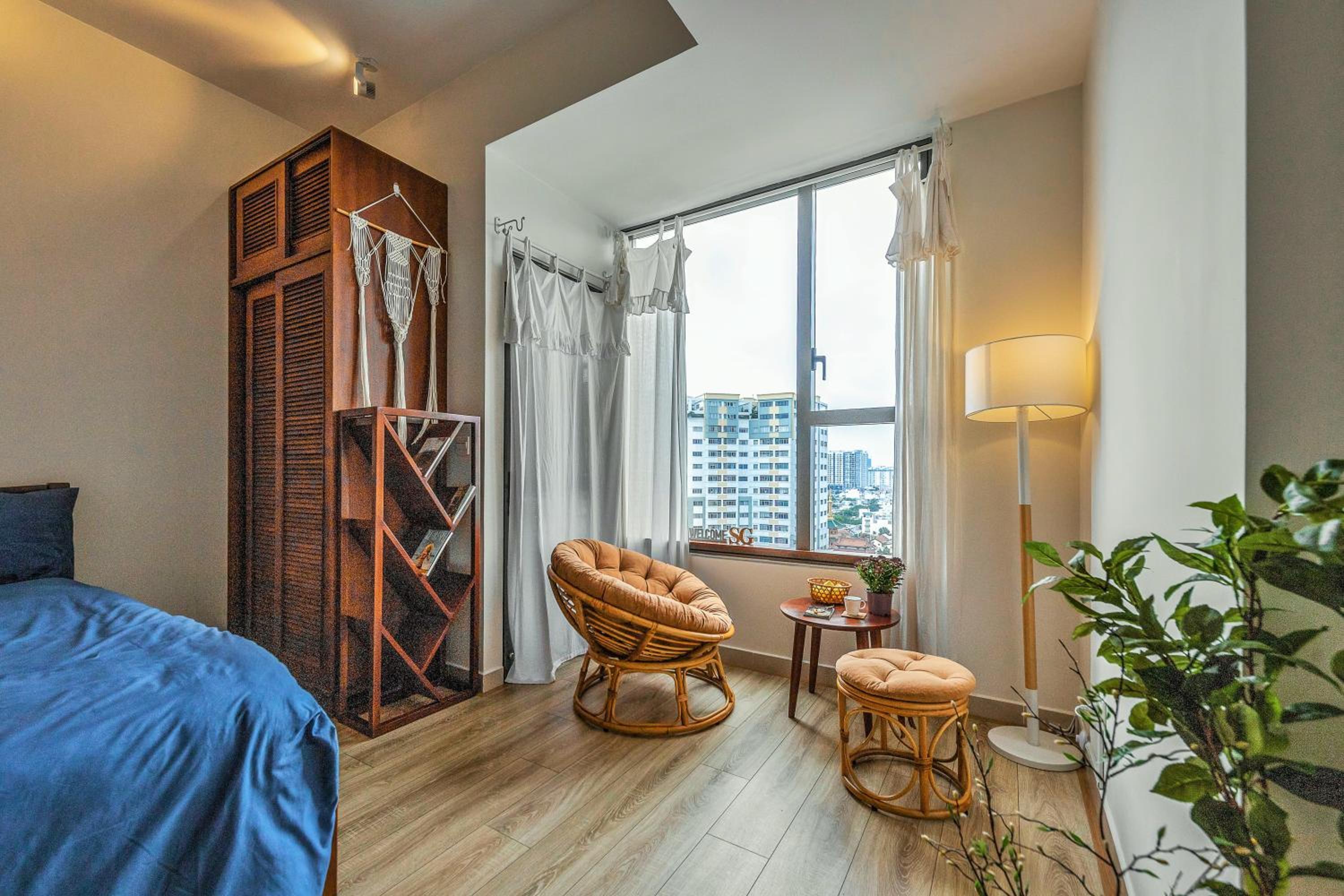 SOHO Suites - Saigon Central, 5-Min-To-Bui Vien Street