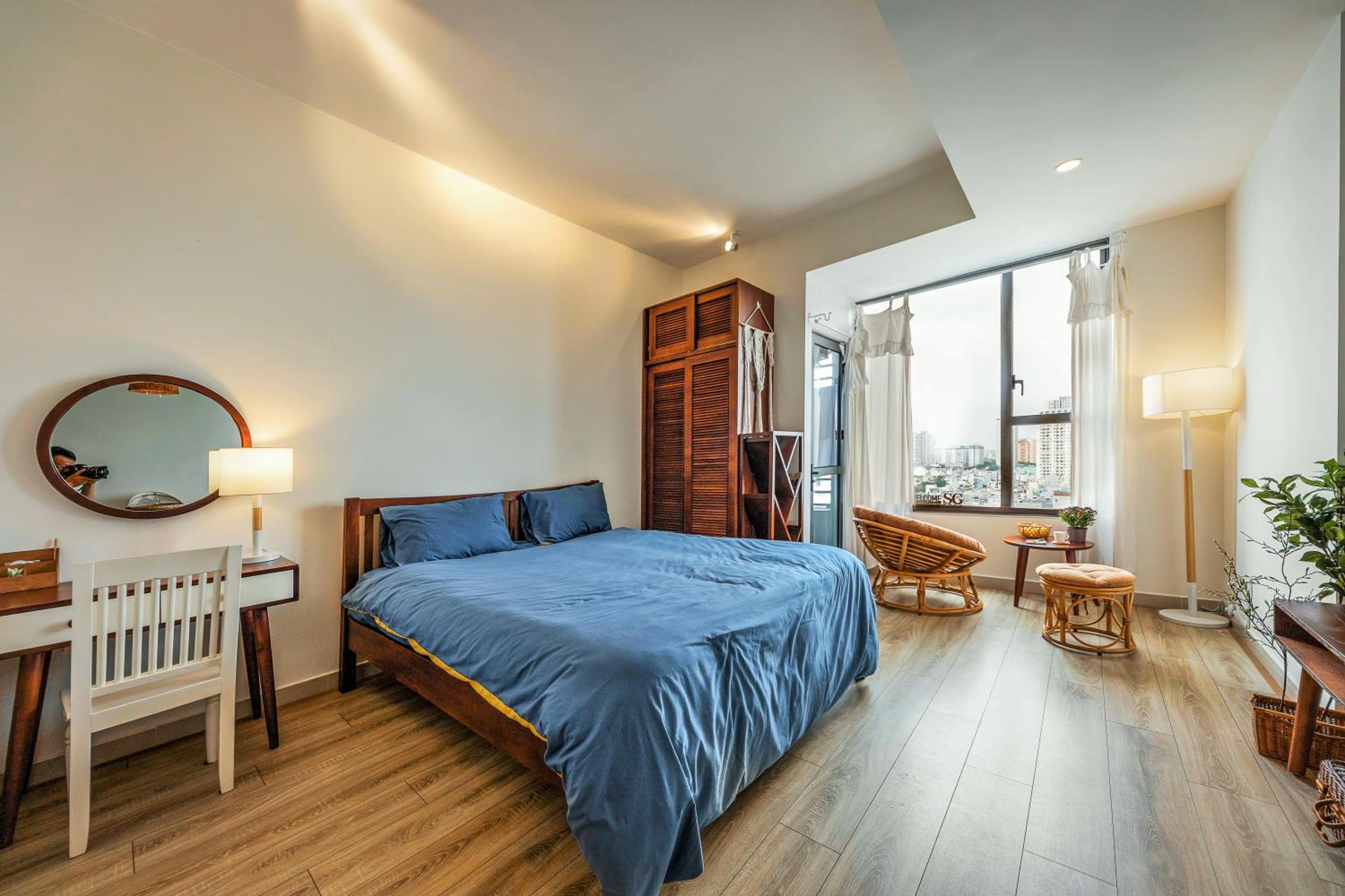 SOHO Suites - Saigon Central, 5-Min-To-Bui Vien Street