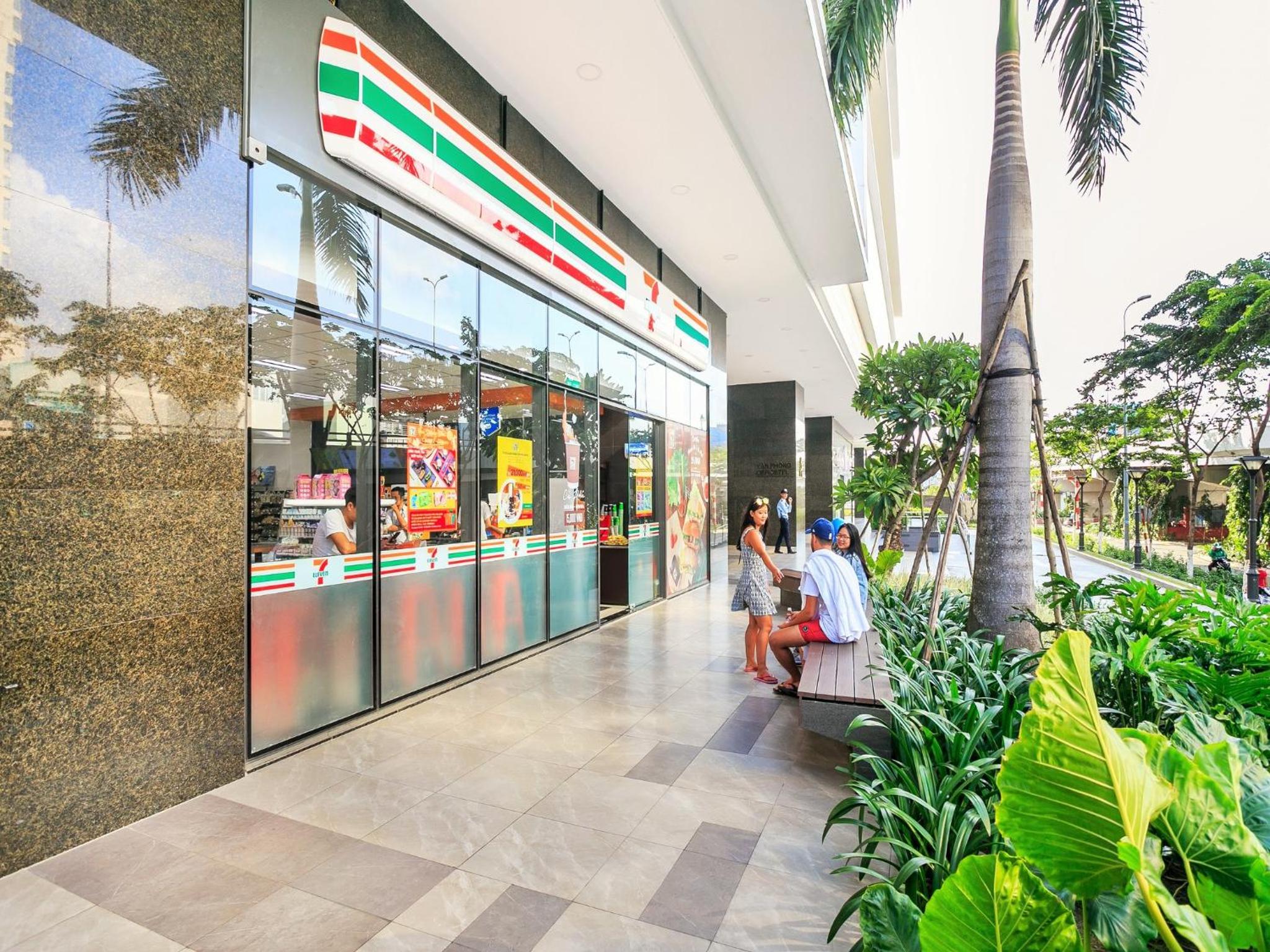 SOHO Suites - Saigon Central, 5-Min-To-Bui Vien Street