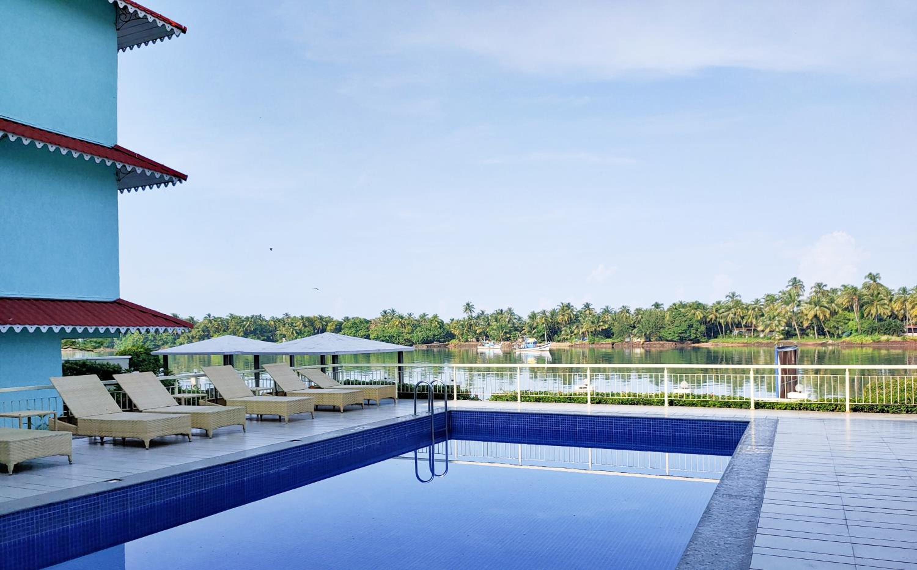Indy Waterfront Resort