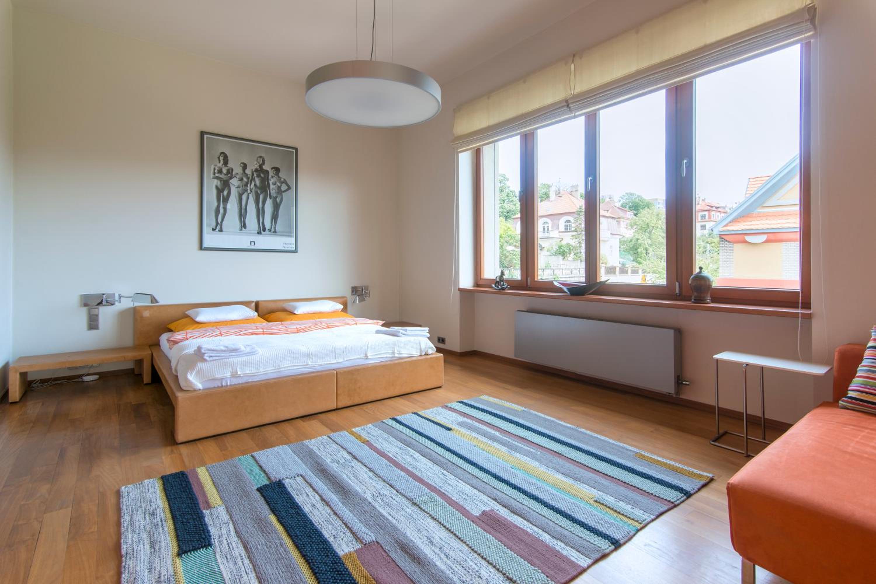 Huge luxury central Prague VILLA, 6 beds and baths, terraces, double garage