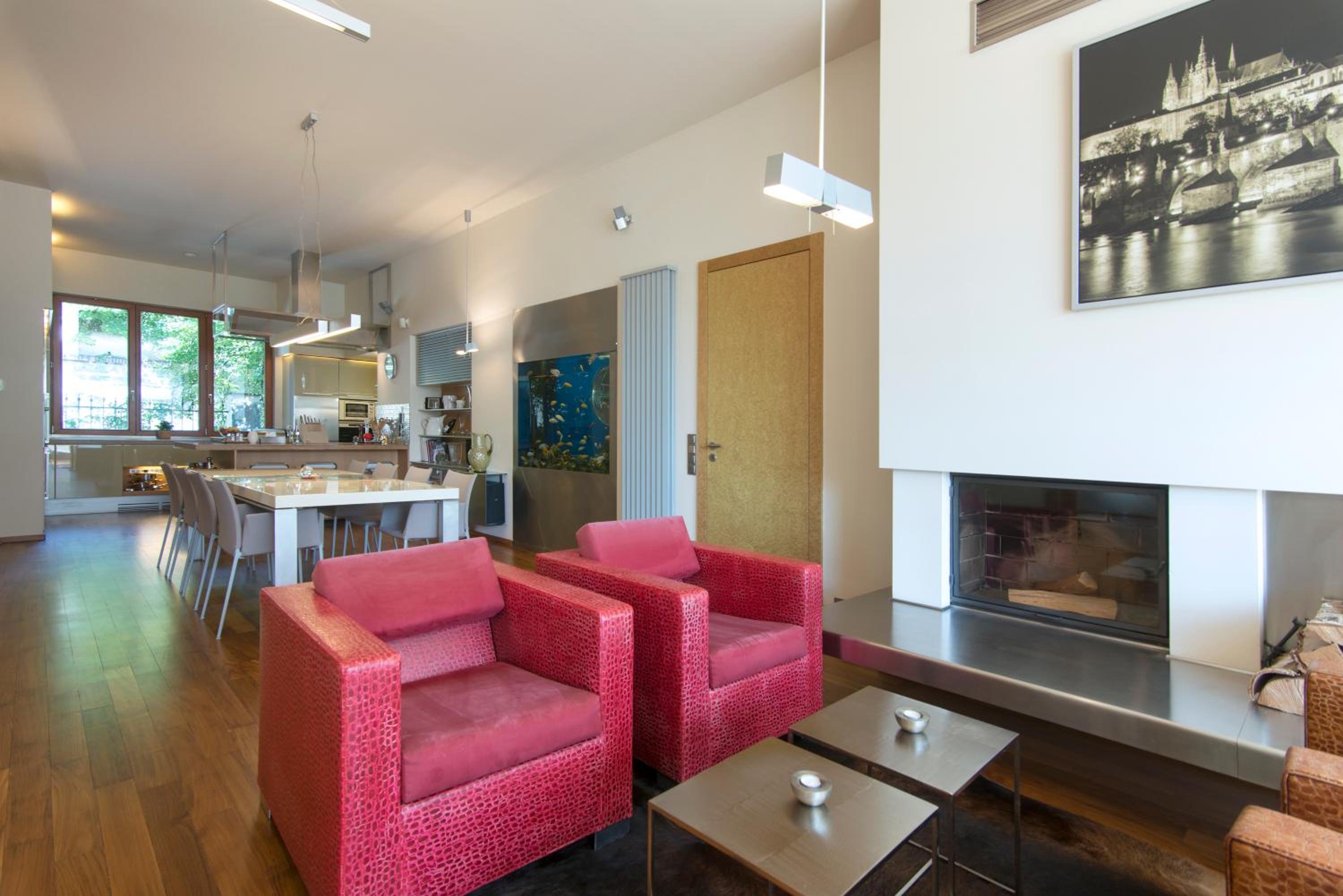 Huge luxury central Prague VILLA, 6 beds and baths, terraces, double garage