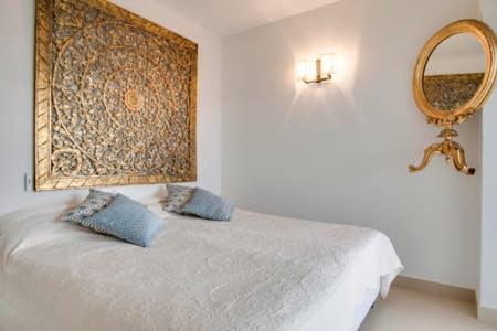 Luxury penthouse with Jacuzzi and Seaviews