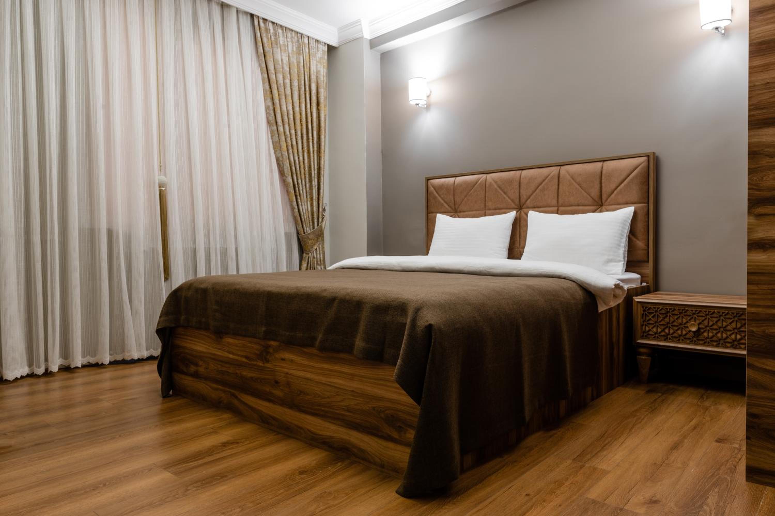 madame roza - Image 19