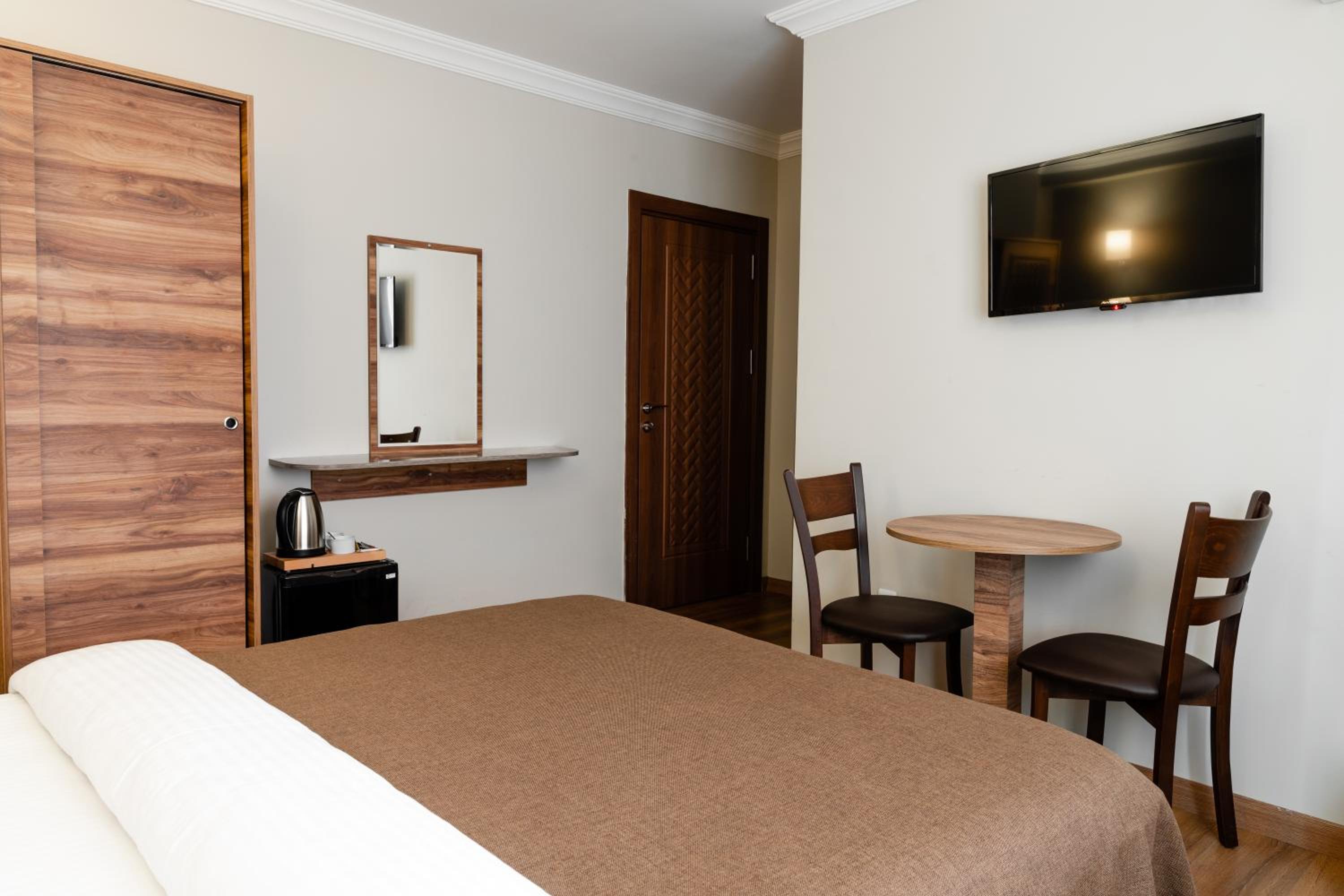 madame roza - Image 16