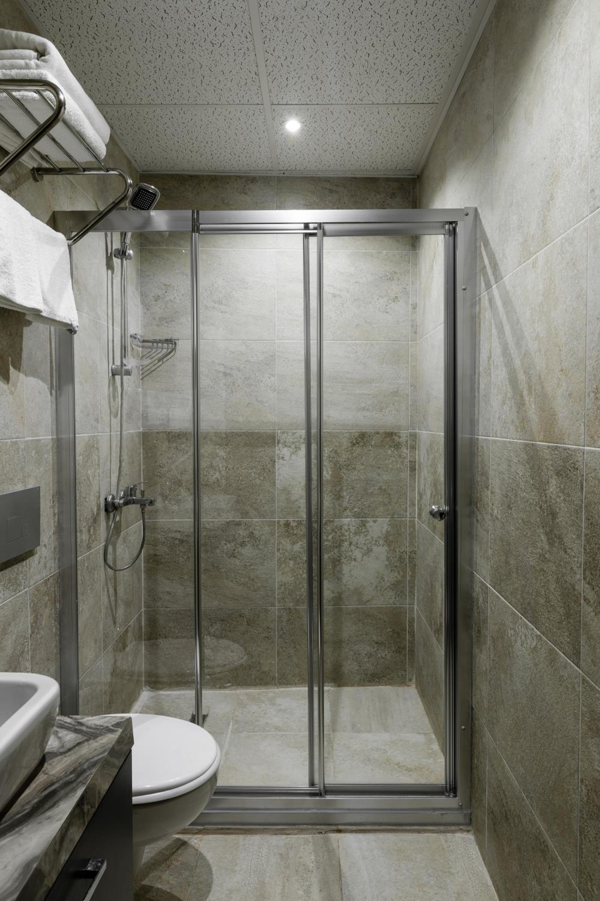 madame roza - Image 5