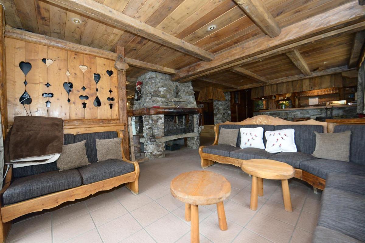 Chalet La Becca view 4