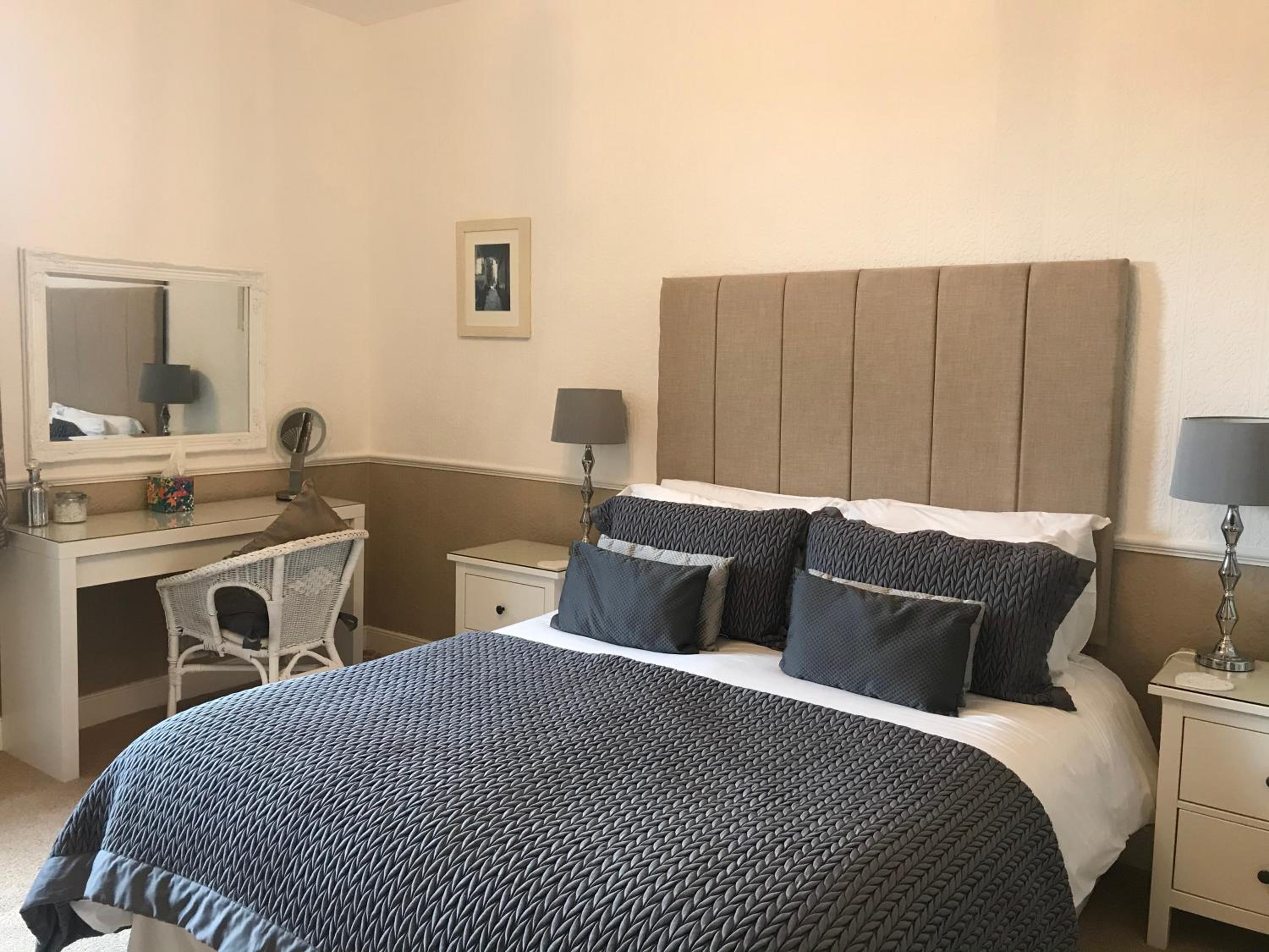 Bridge Farm Hotel