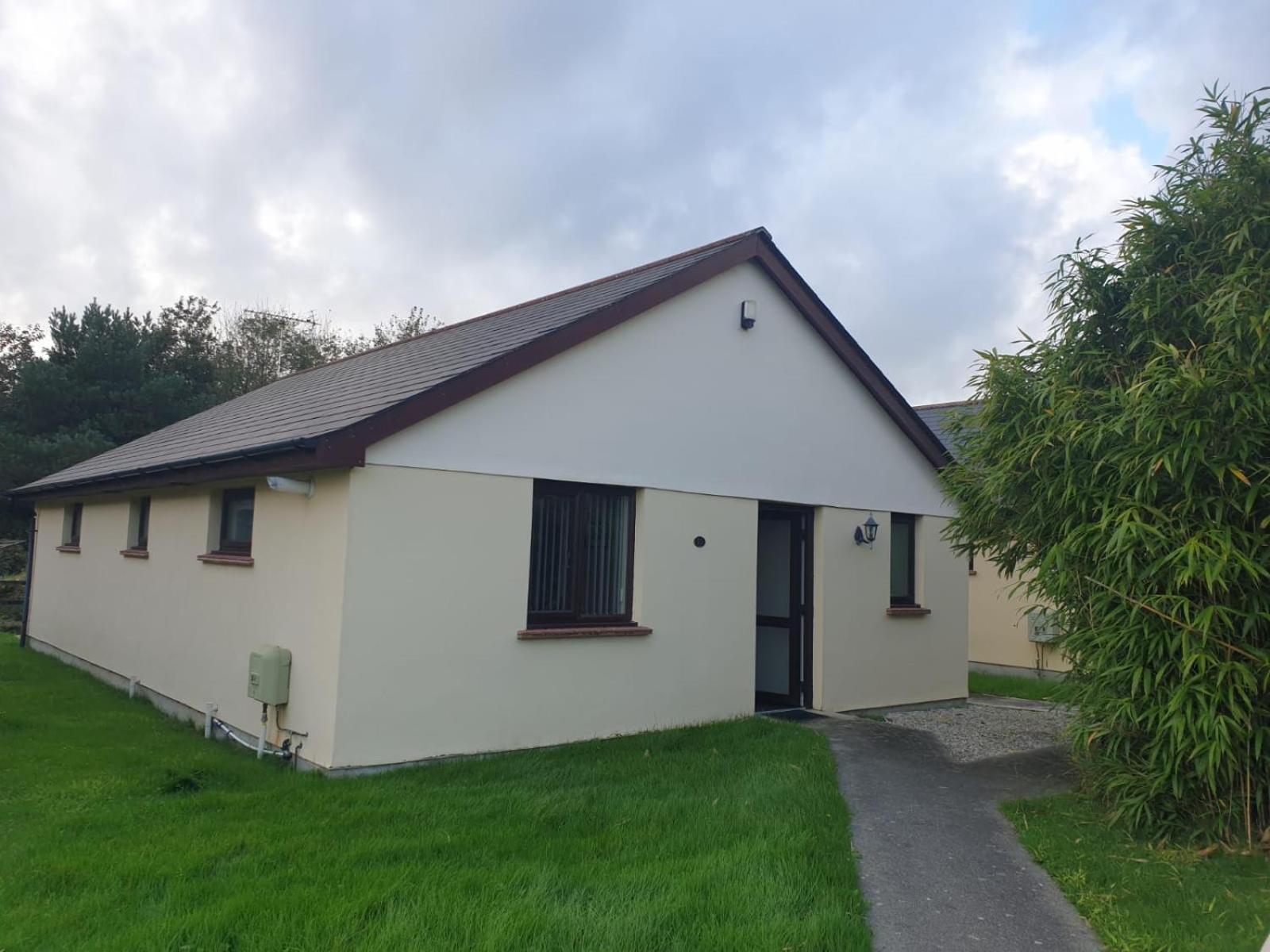 10 The Parklands - Cosy Bungalow in Cornwall view 2