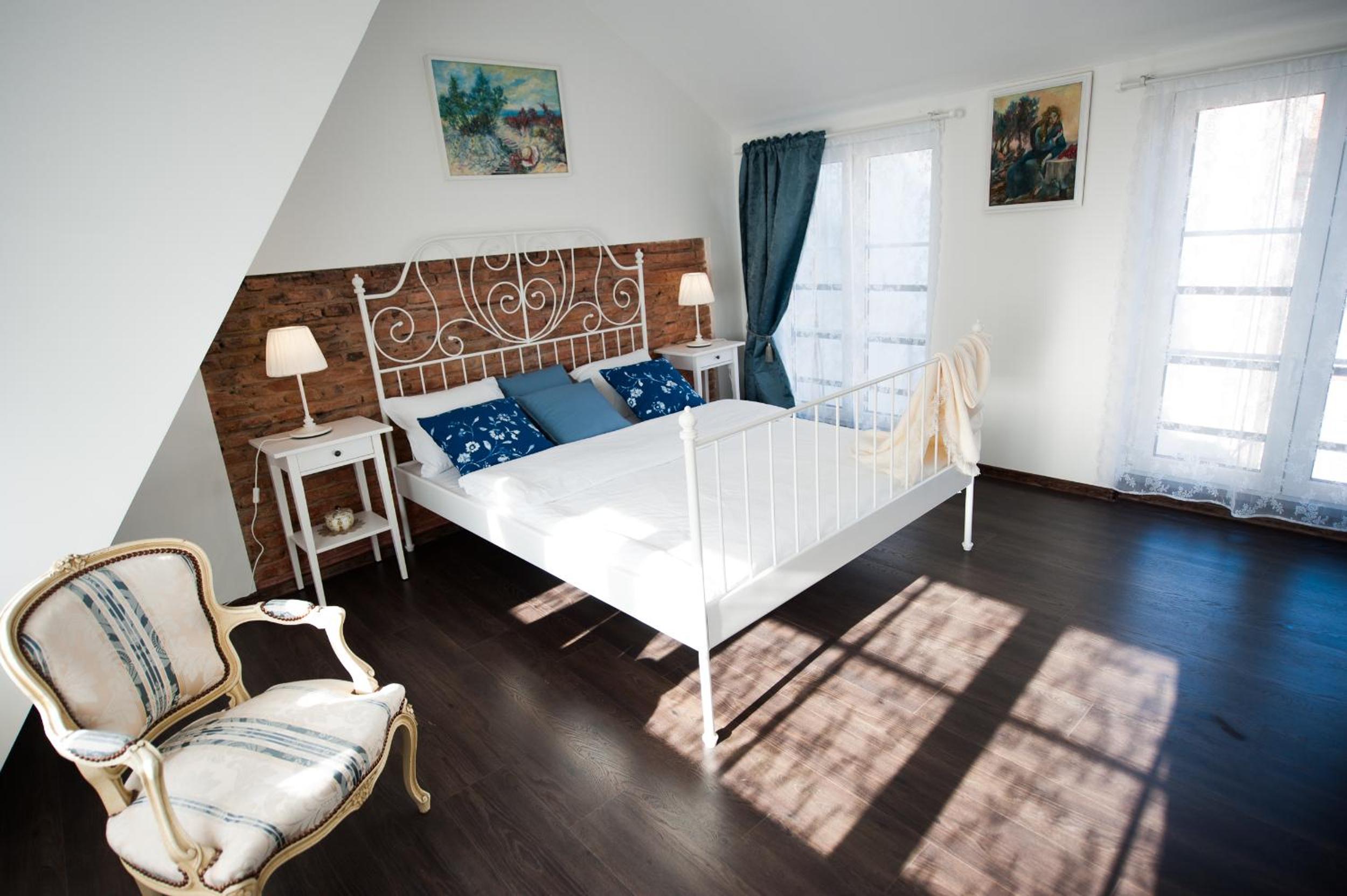 Vilnius Old Town, 3 BDR Penthouse, 100 m2 with Terrace view 5