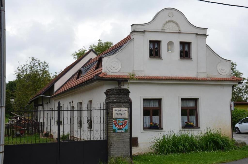 Ubytování Hrusice