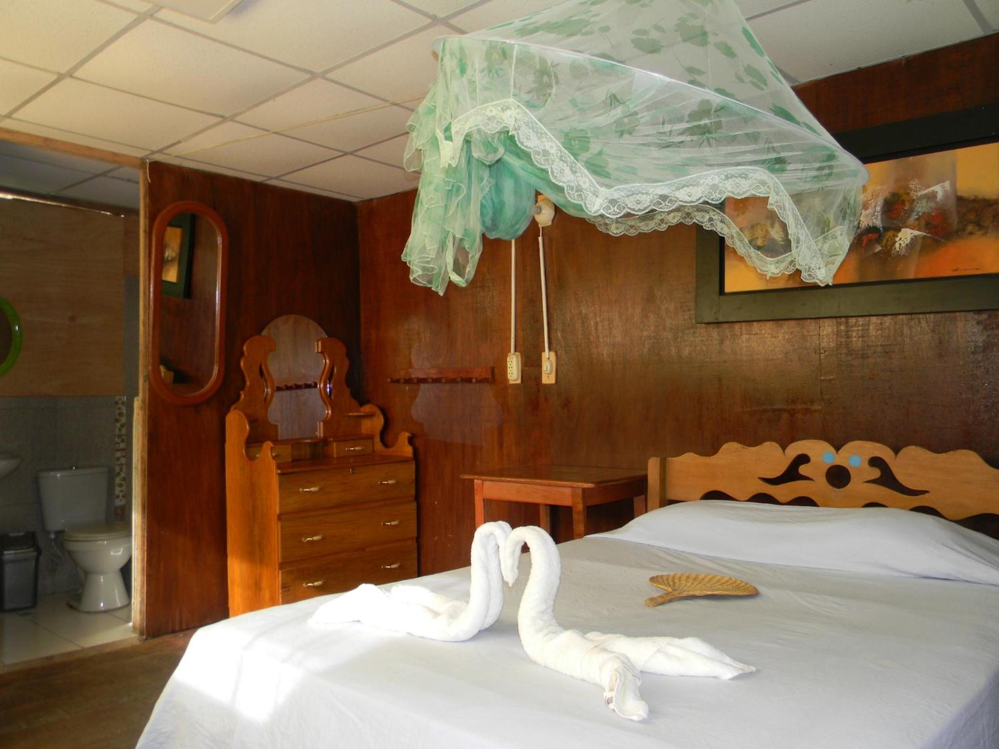 Jacamar Lodge Expeditions