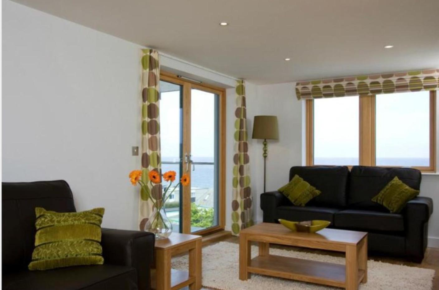 South Fistral Seaview 2-bed Apartment view 3