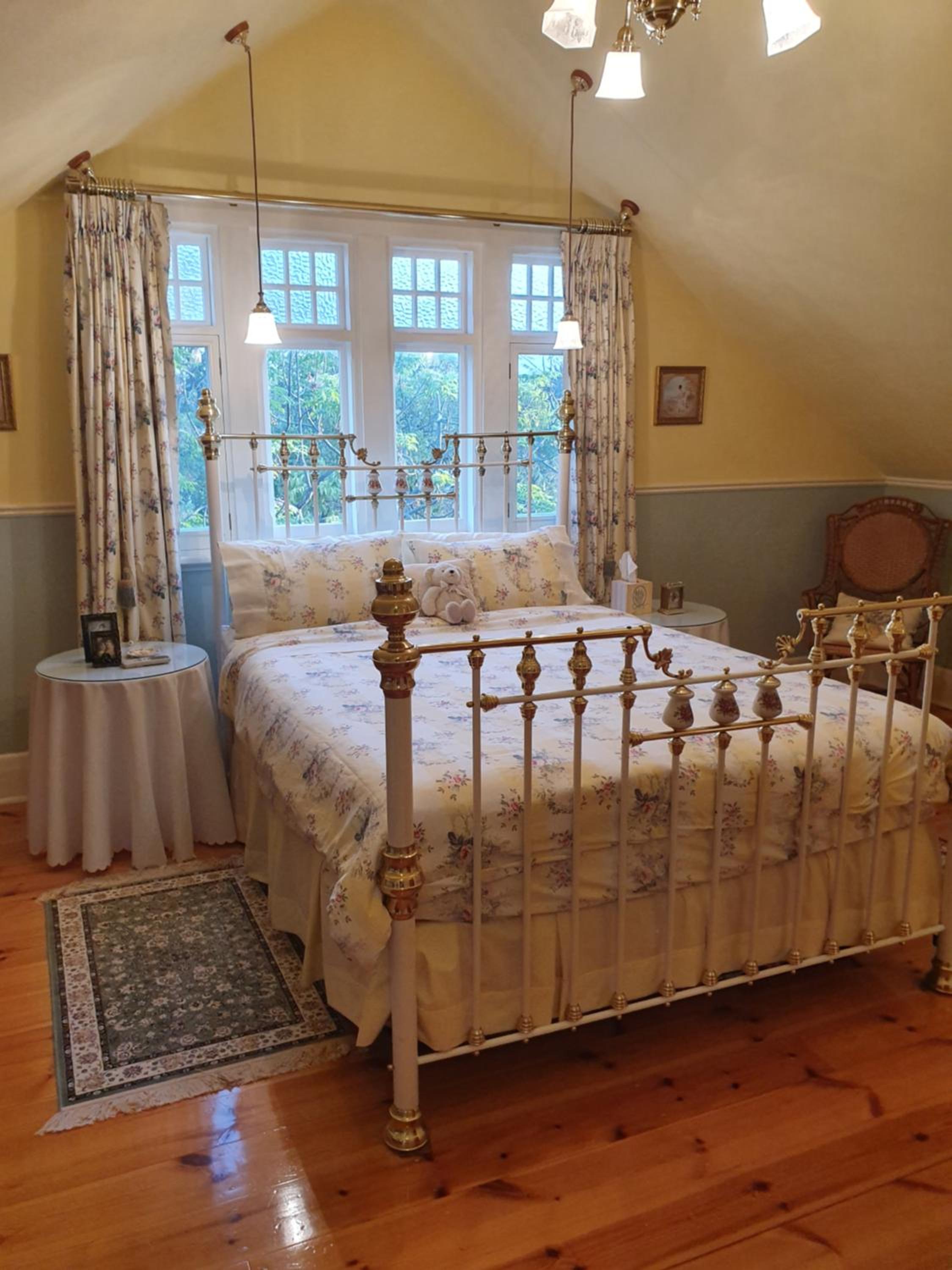 Water Bay Villa Bed & Breakfast