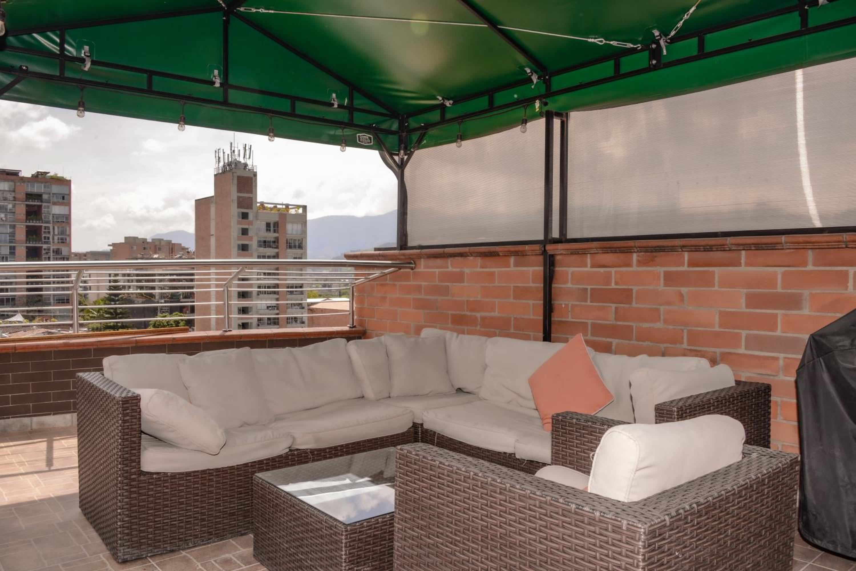 The 9's Apartahotel