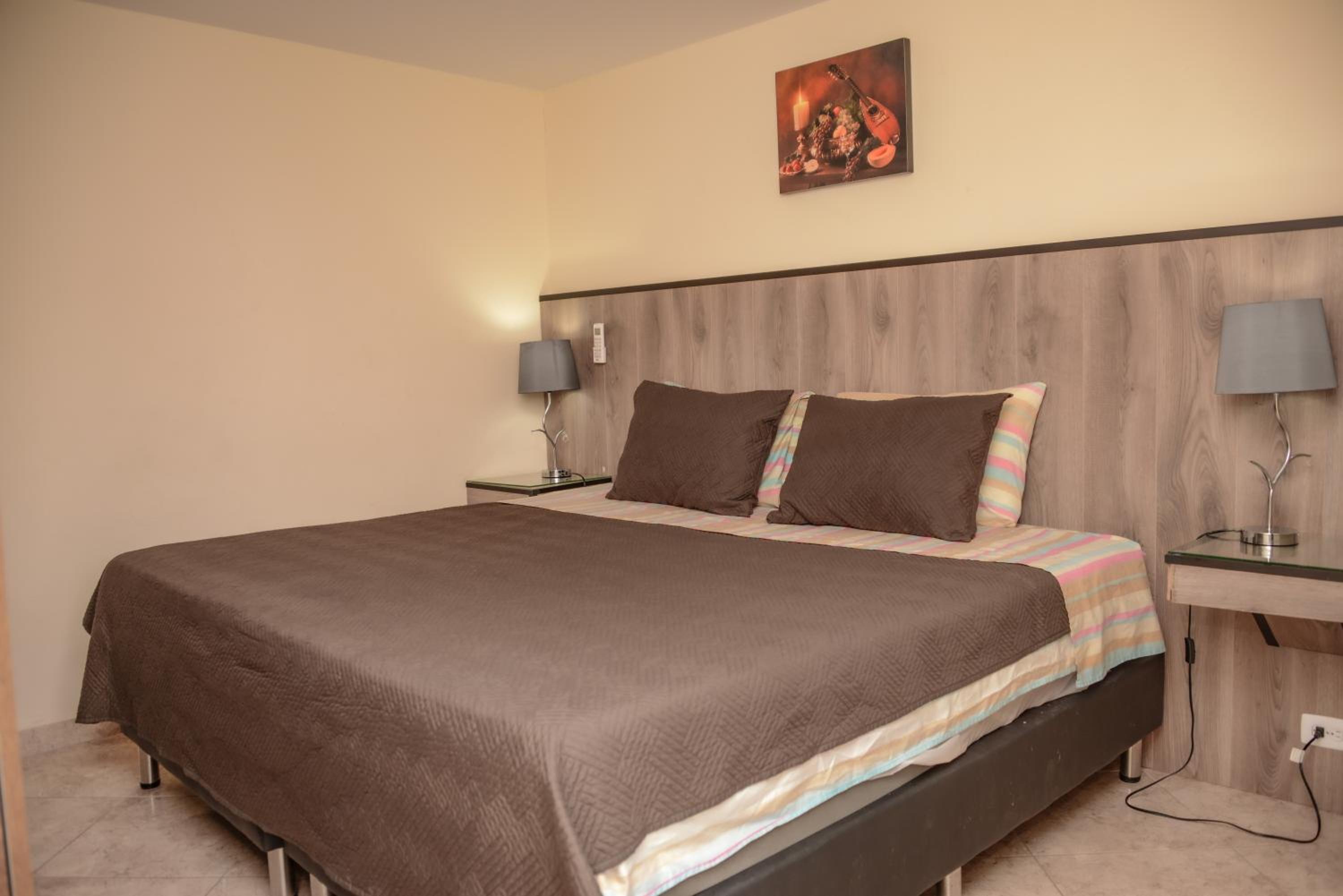 The 9's Apartahotel