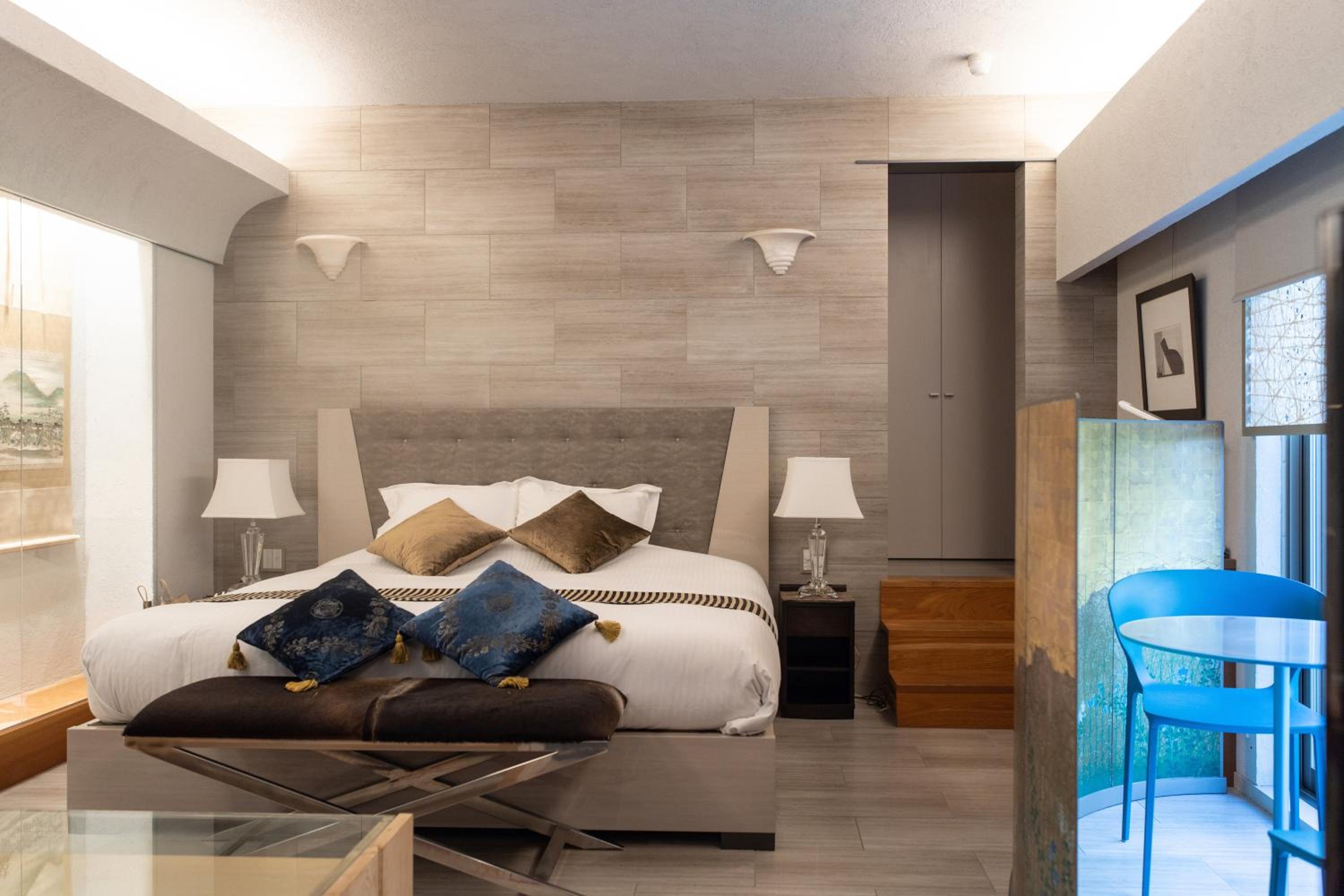 hotel room
