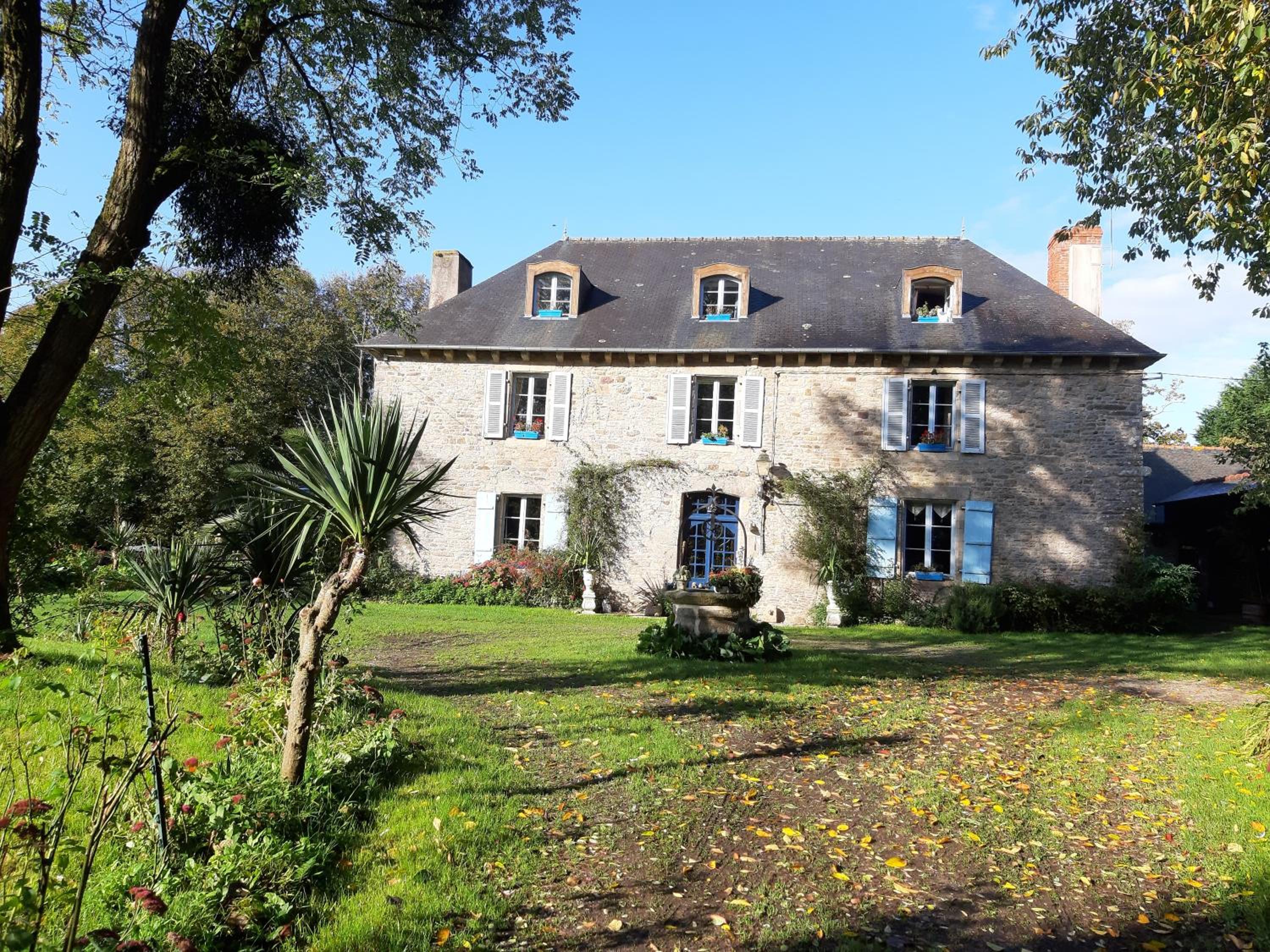 Manoir de la Peignie view 5
